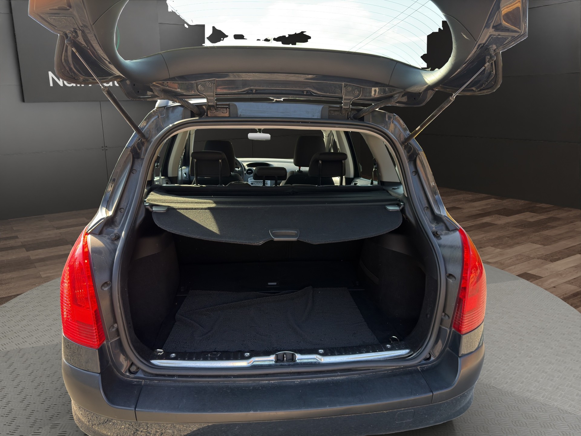 PEUGEOT 308 SW 1.6 HDI Trendy-image-12