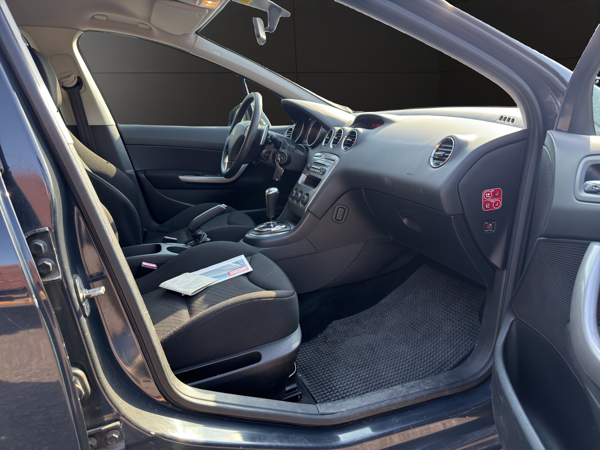 PEUGEOT 308 SW 1.6 HDI Trendy-image-11