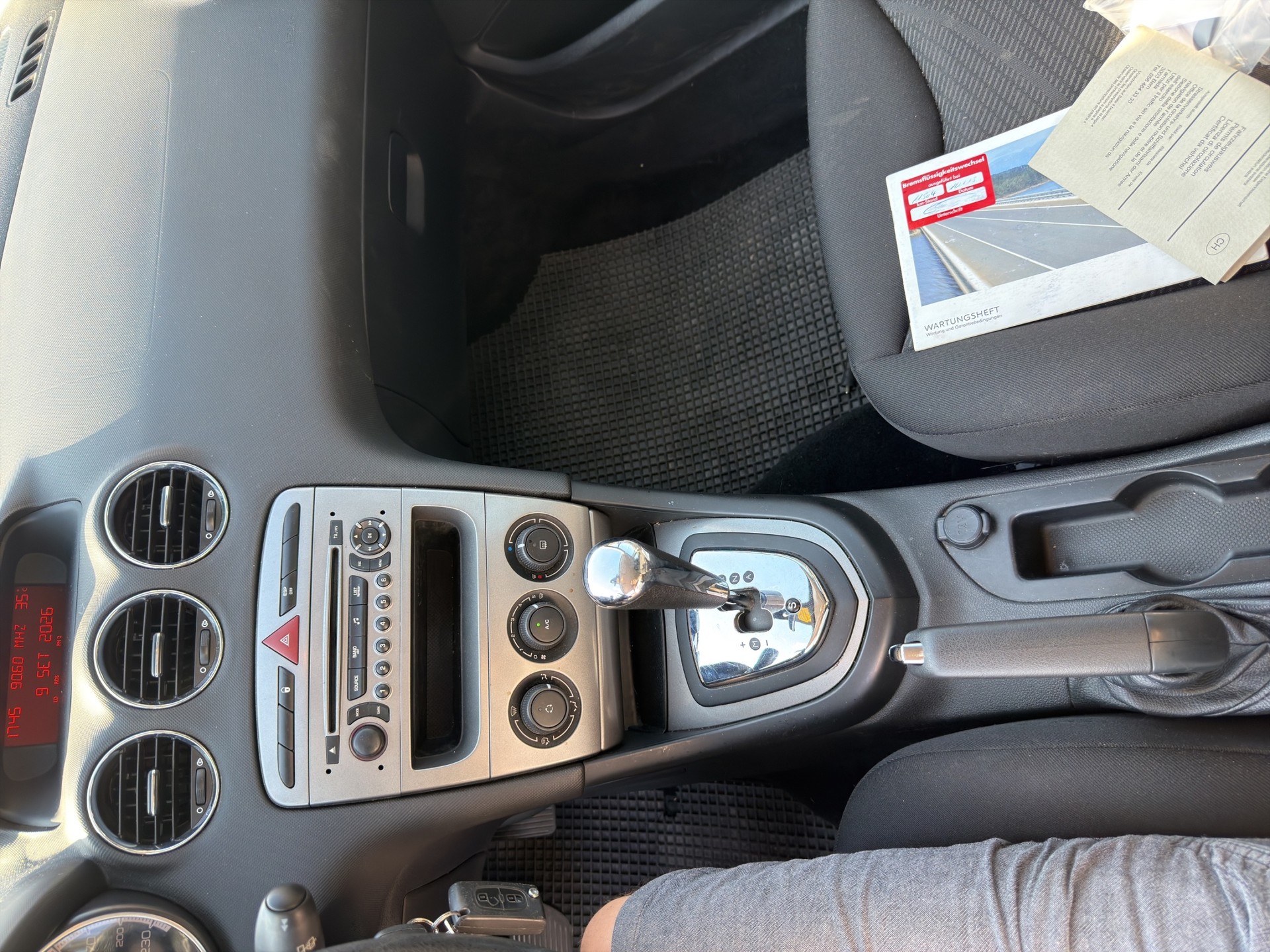 PEUGEOT 308 SW 1.6 HDI Trendy-image-8