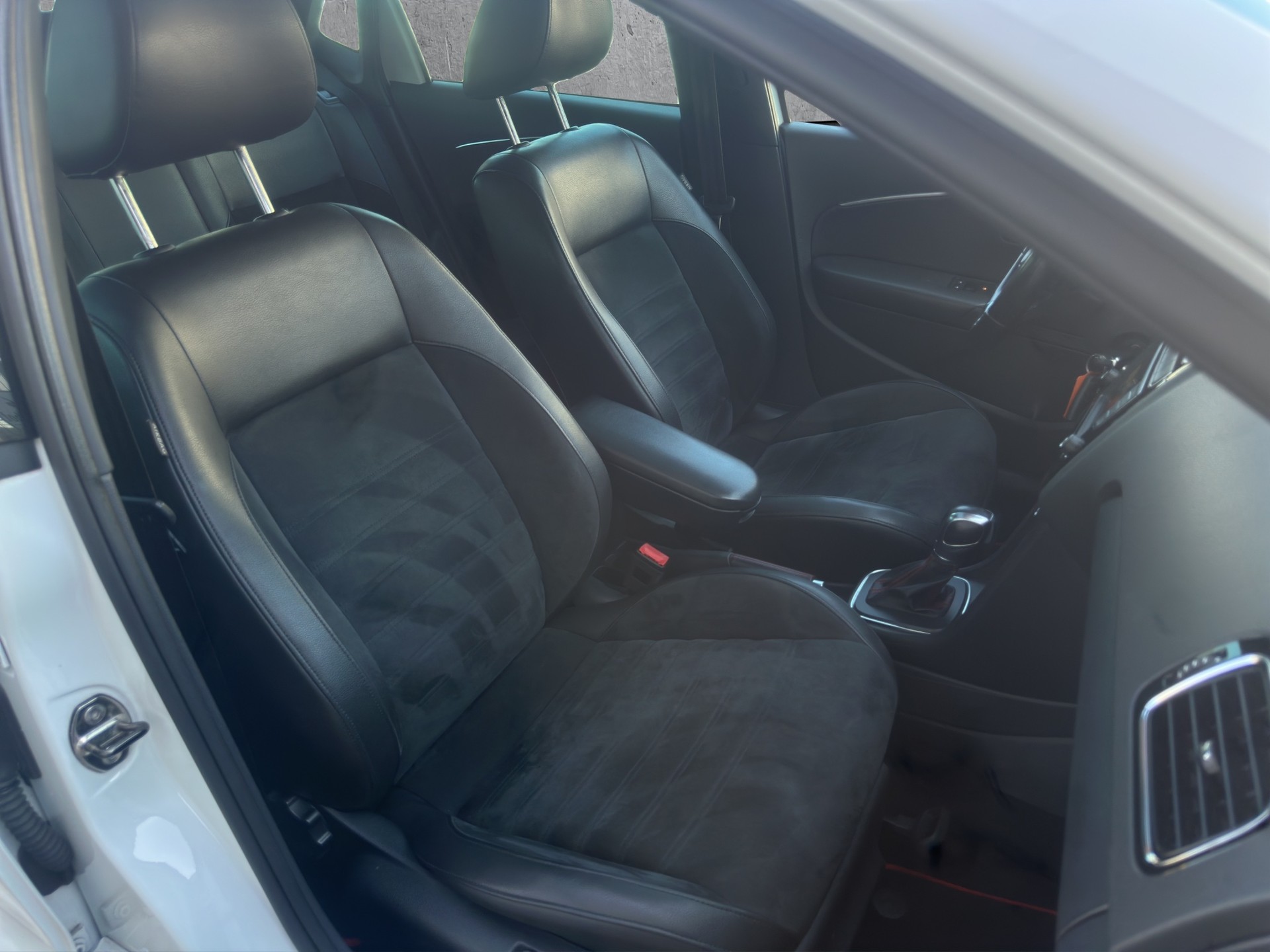 VW Polo 1.8 TSI GTI DSG-image-11
