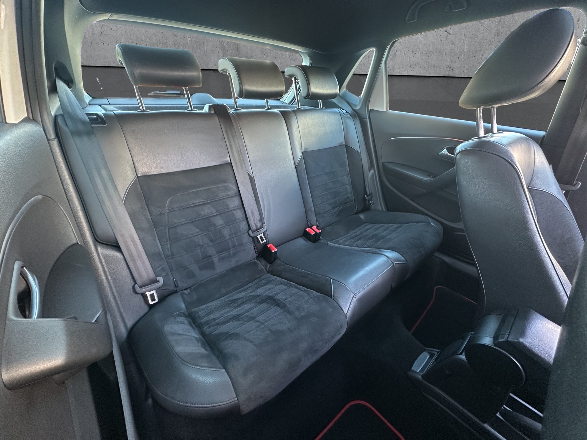 VW Polo 1.8 TSI GTI DSG-image-12