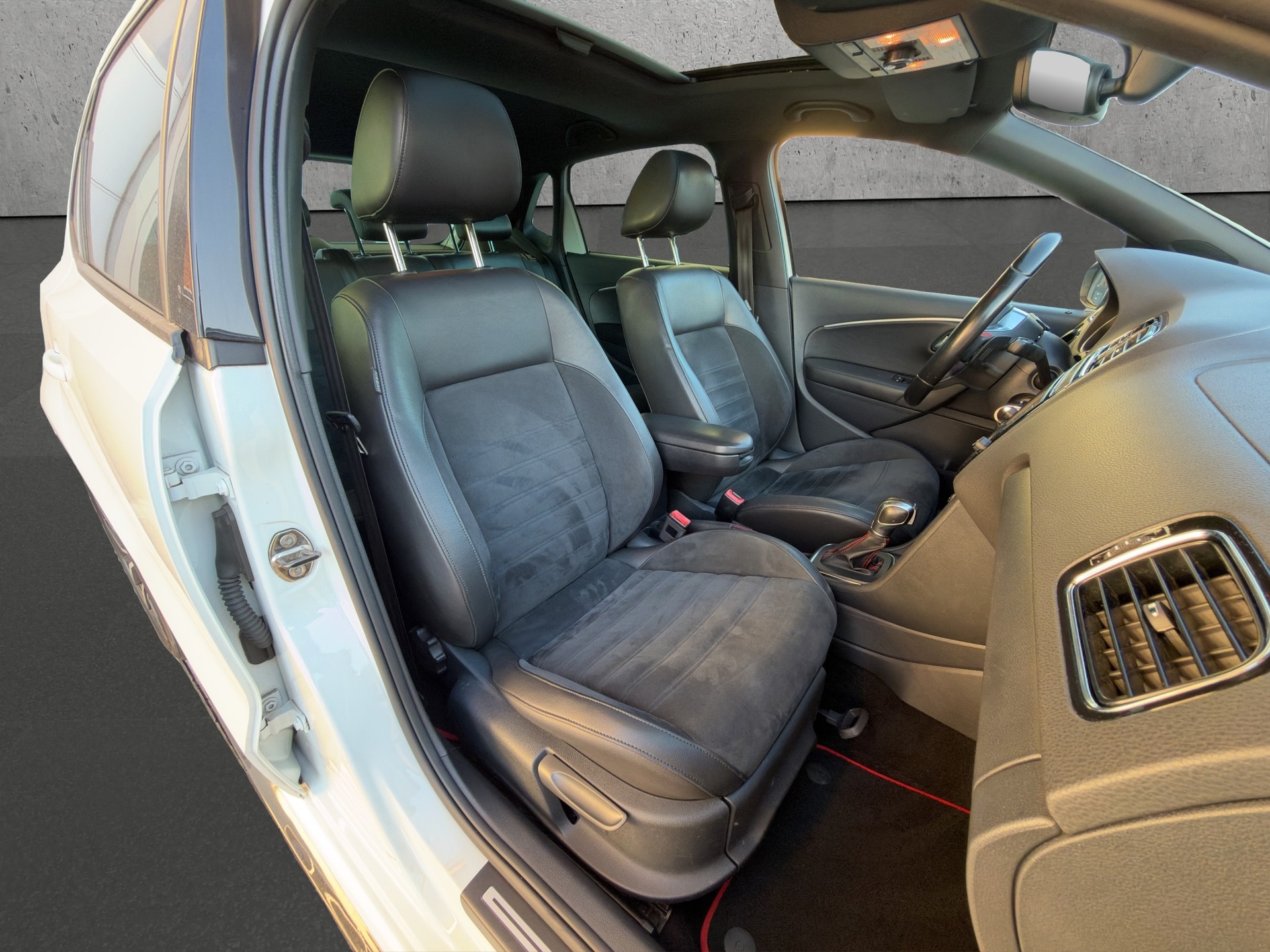 VW Polo 1.8 TSI GTI DSG-image-12