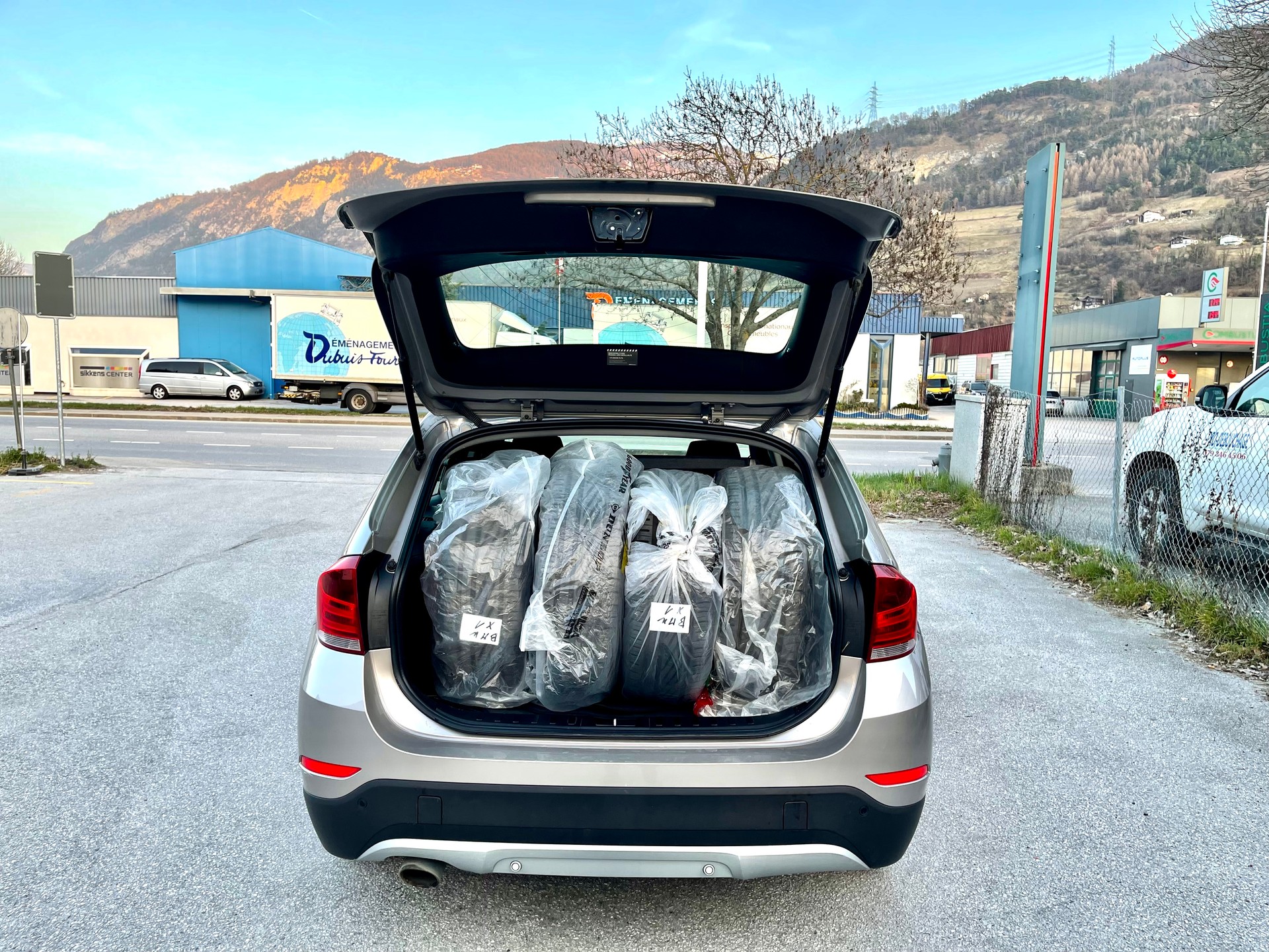 BMW X1 xDrive 18d Sport Line-image-22