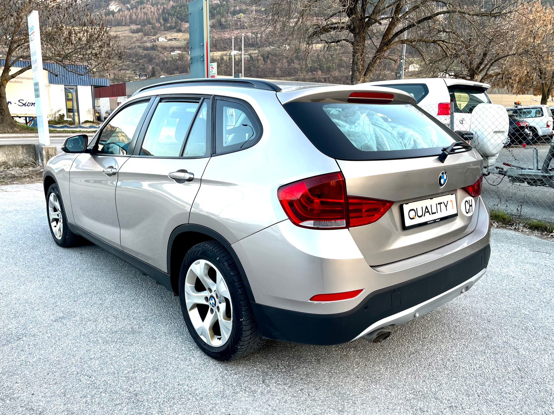 BMW X1 xDrive 18d Sport Line-image-17