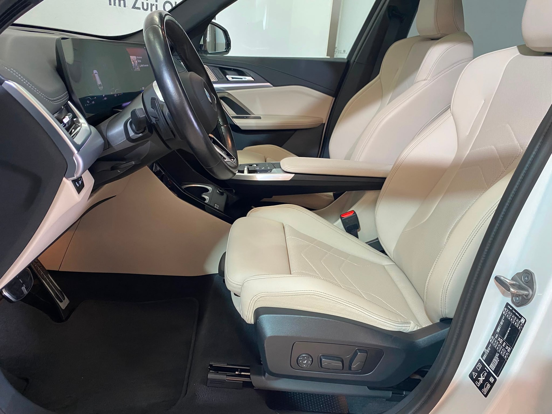 BMW X1 xDrive 23d 48V M Sport-image-6