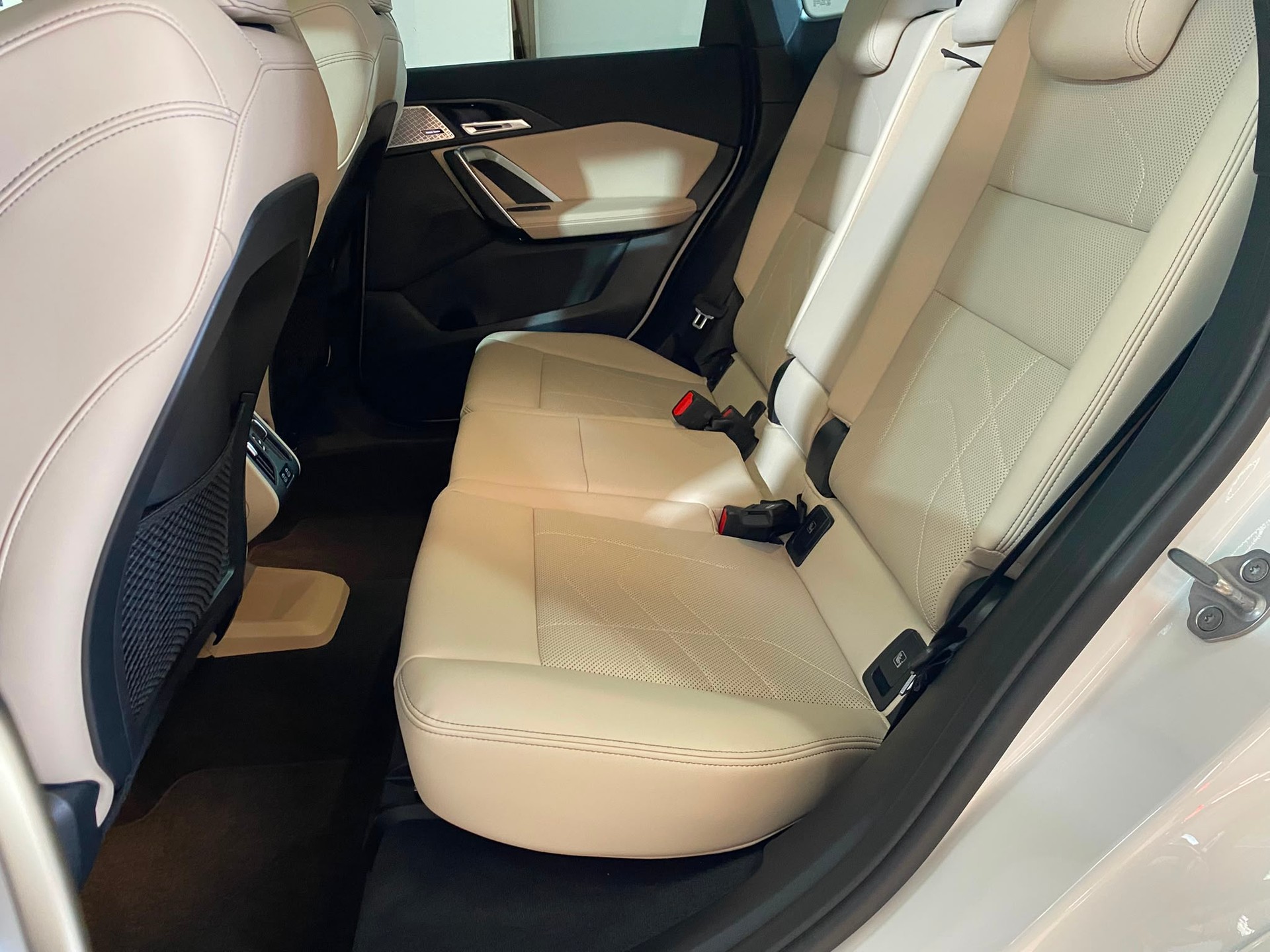 BMW X1 xDrive 23d 48V M Sport-image-9