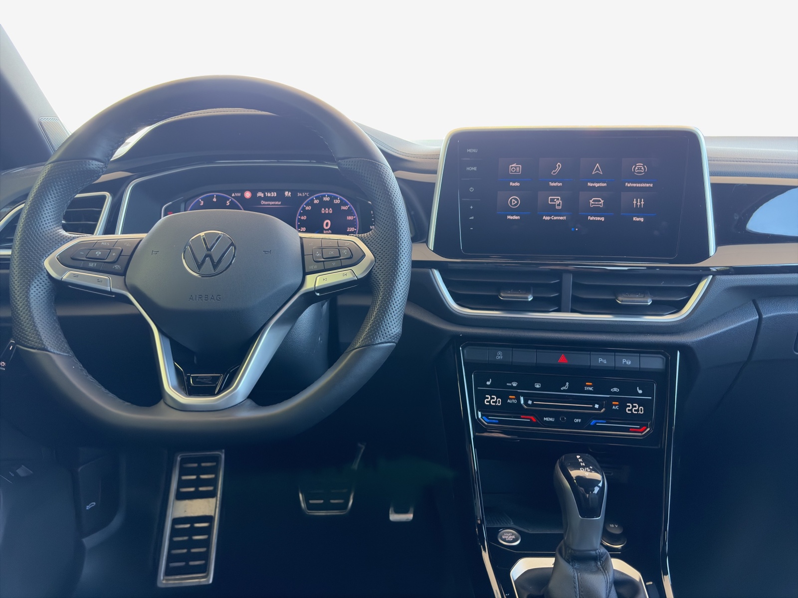 VW T-Roc 2.0 TSI R-Line DSG 4Motion-image-8