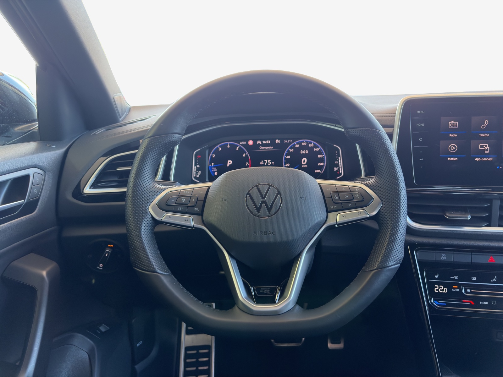 VW T-Roc 2.0 TSI R-Line DSG 4Motion-image-9