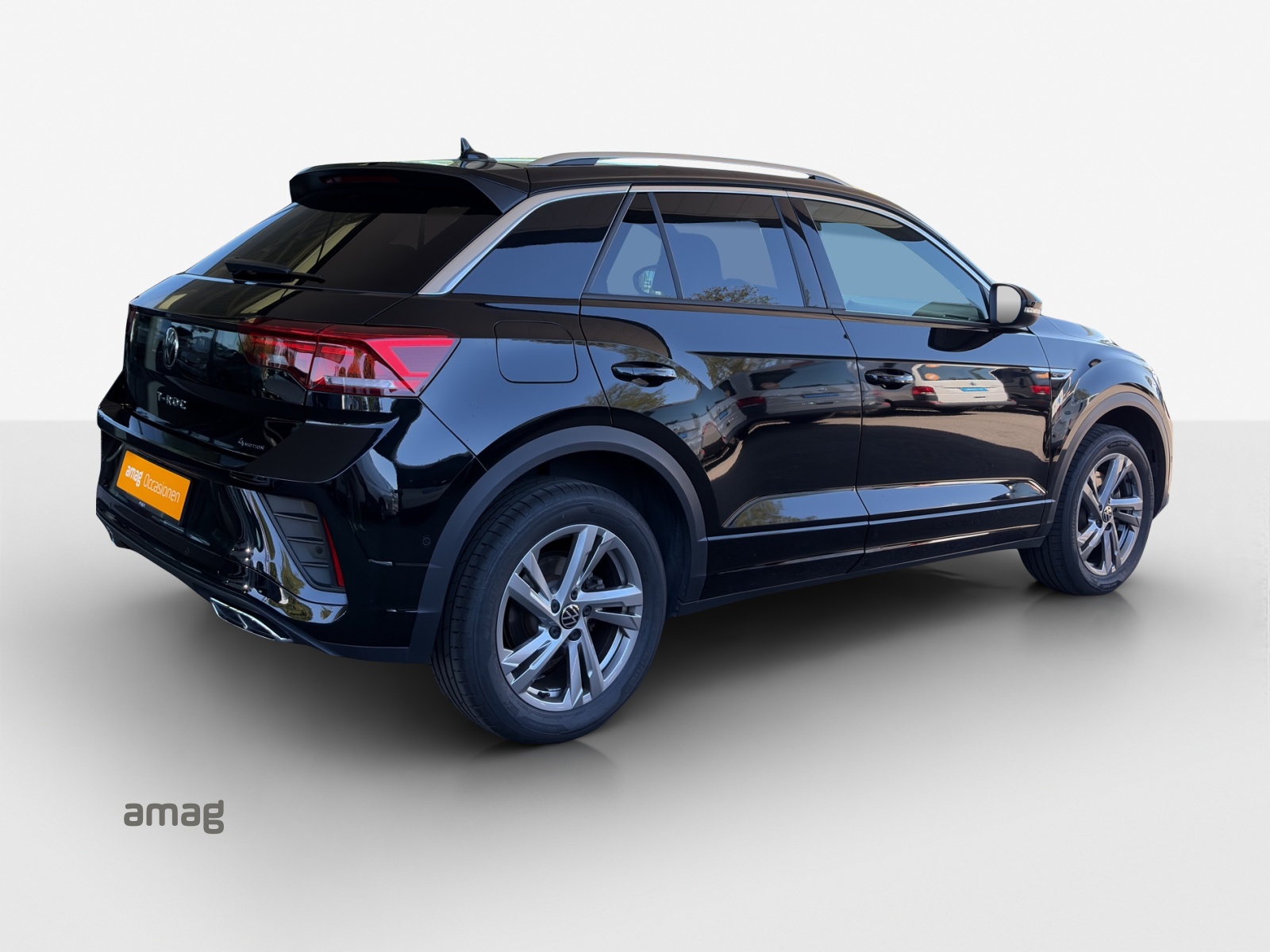 VW T-Roc 2.0 TSI R-Line DSG 4Motion-image-4