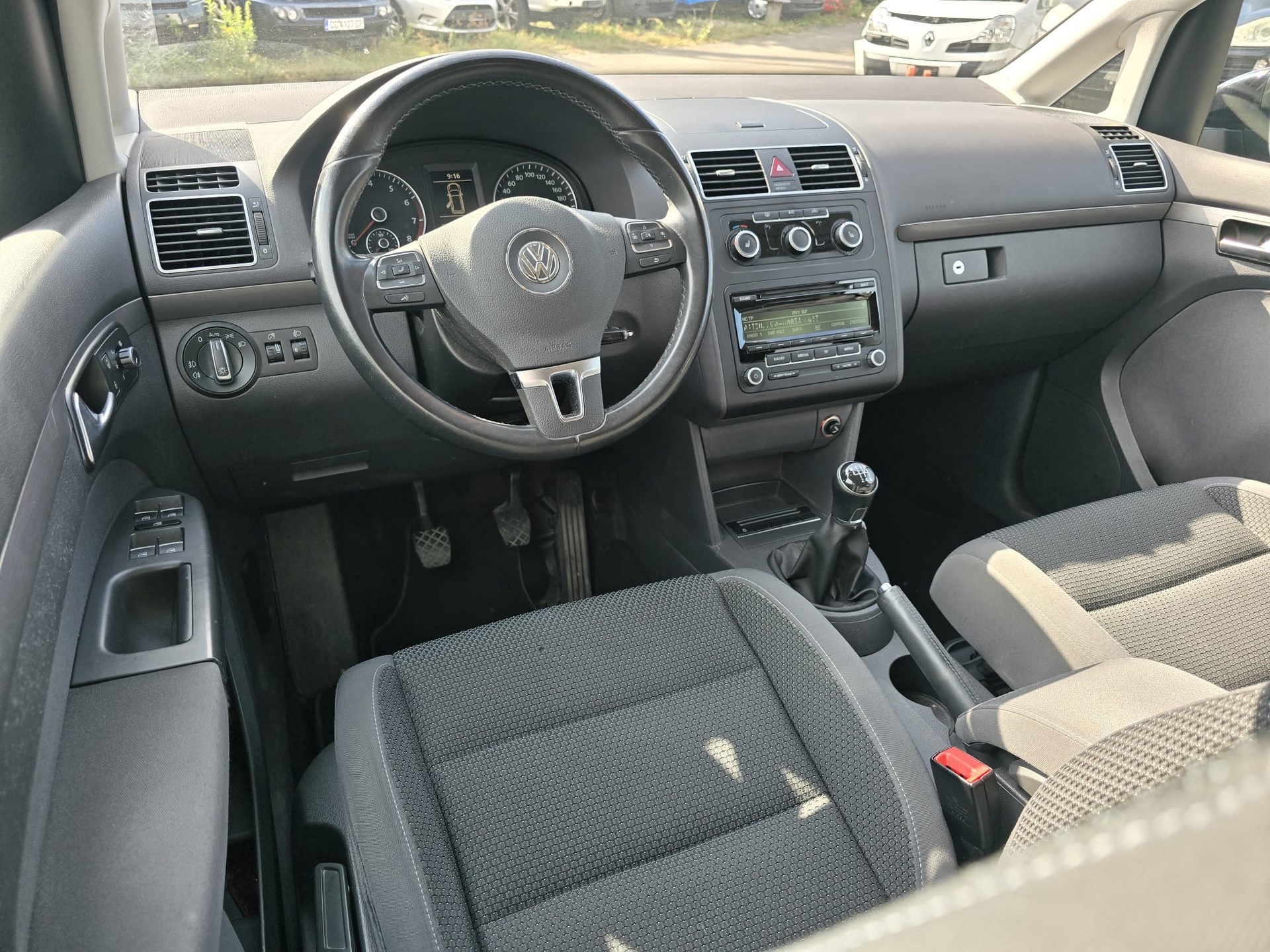 VW Touran 1.4 TSI Comfortline-image-11