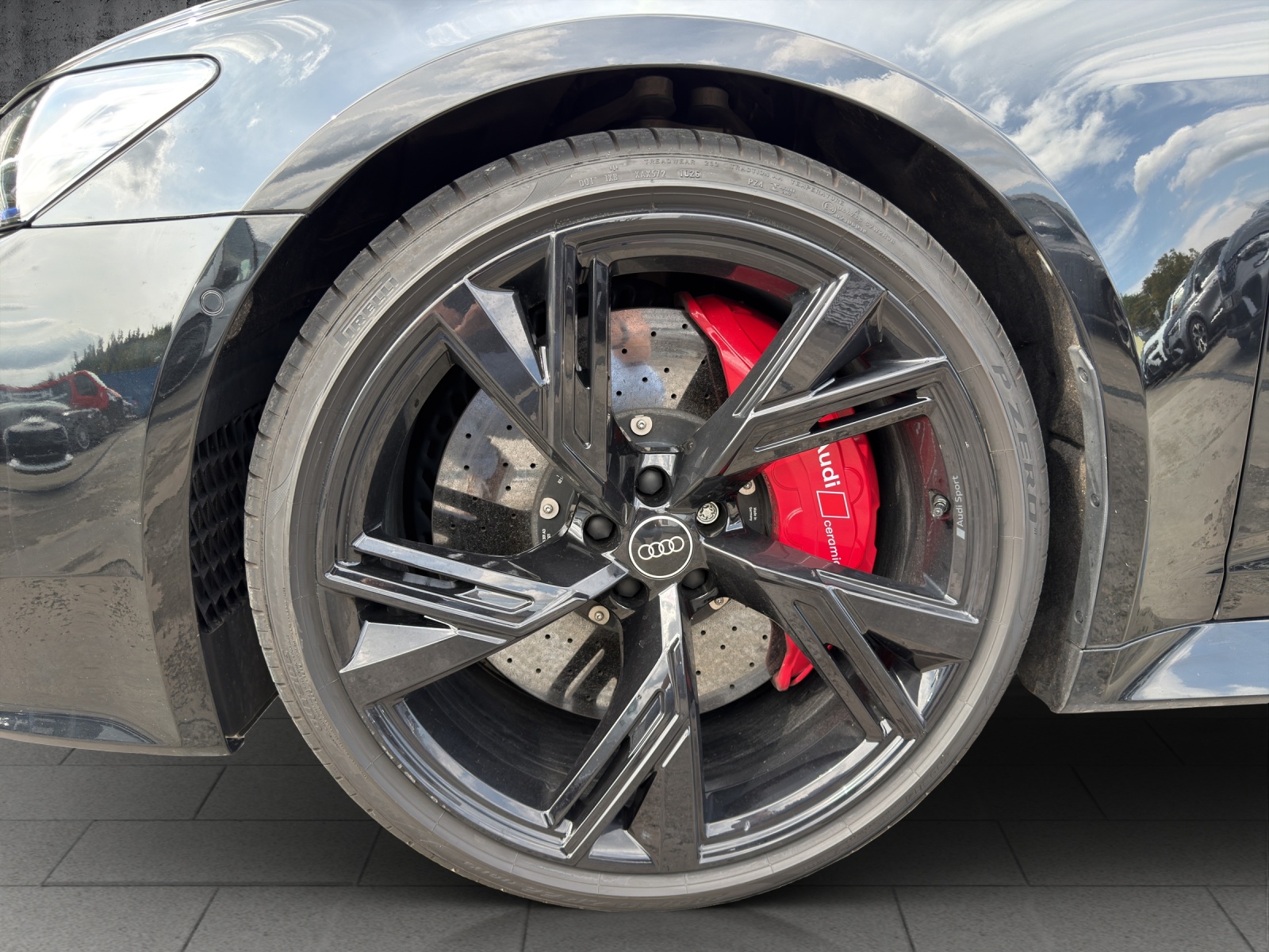 AUDI RS6 Audi Exclusive *305km/h* Avant 4.0 TFSI V8 quattro-image-30