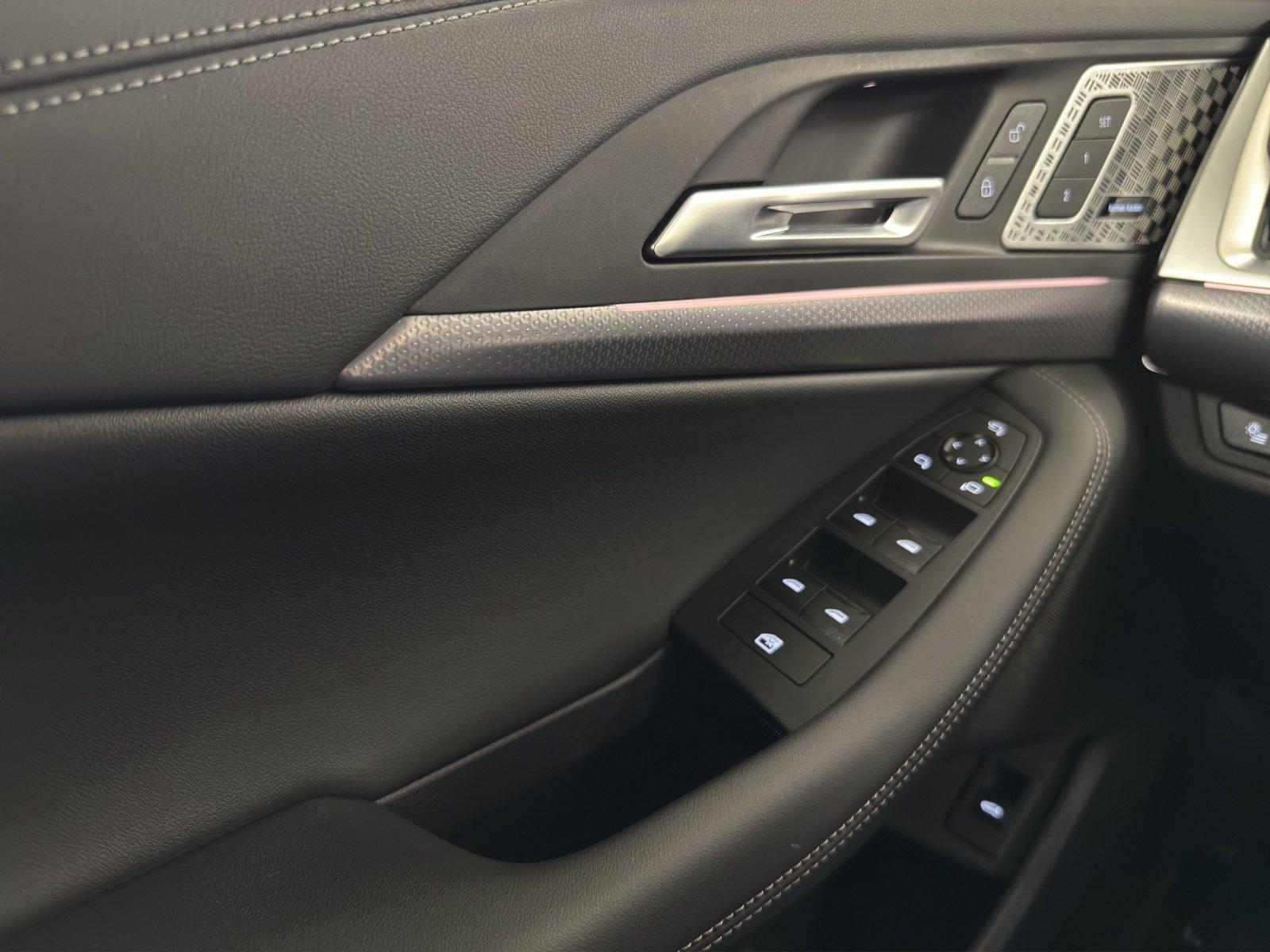 BMW 223d xDrive Active Tourer-image-14