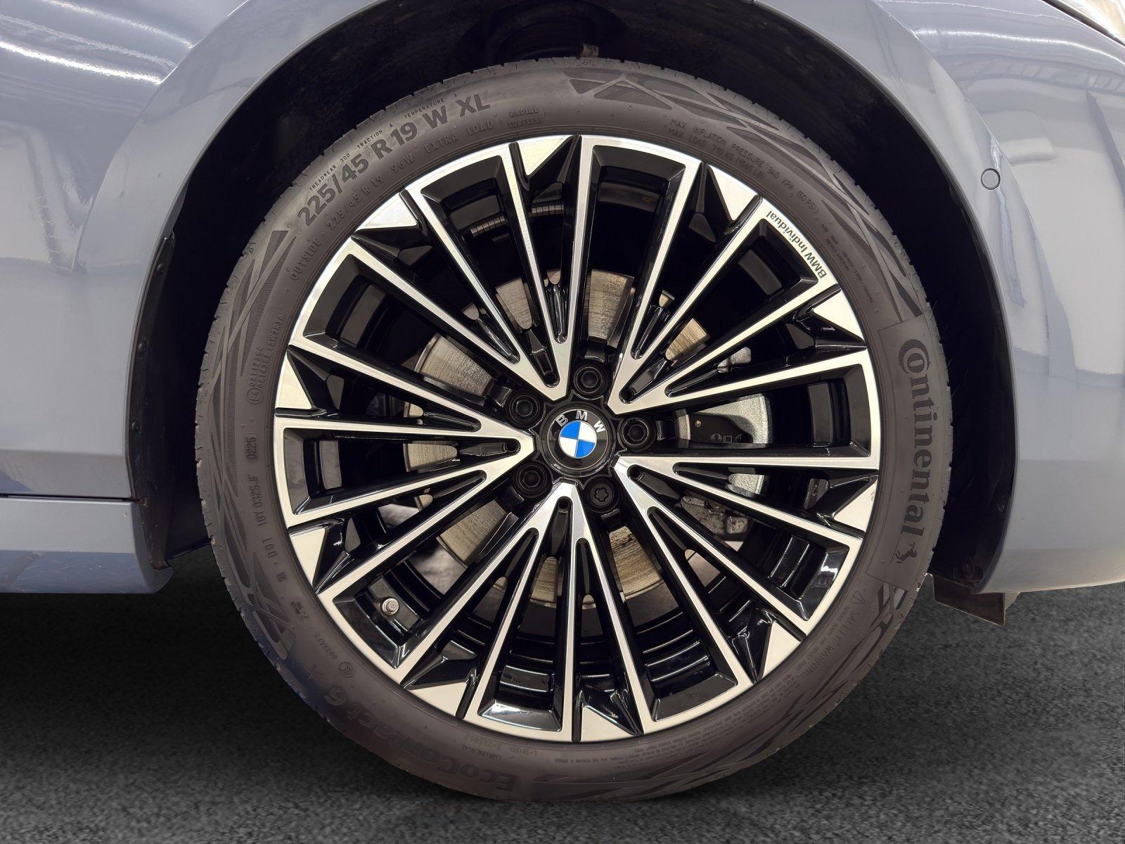 BMW 223d xDrive Active Tourer-image-11