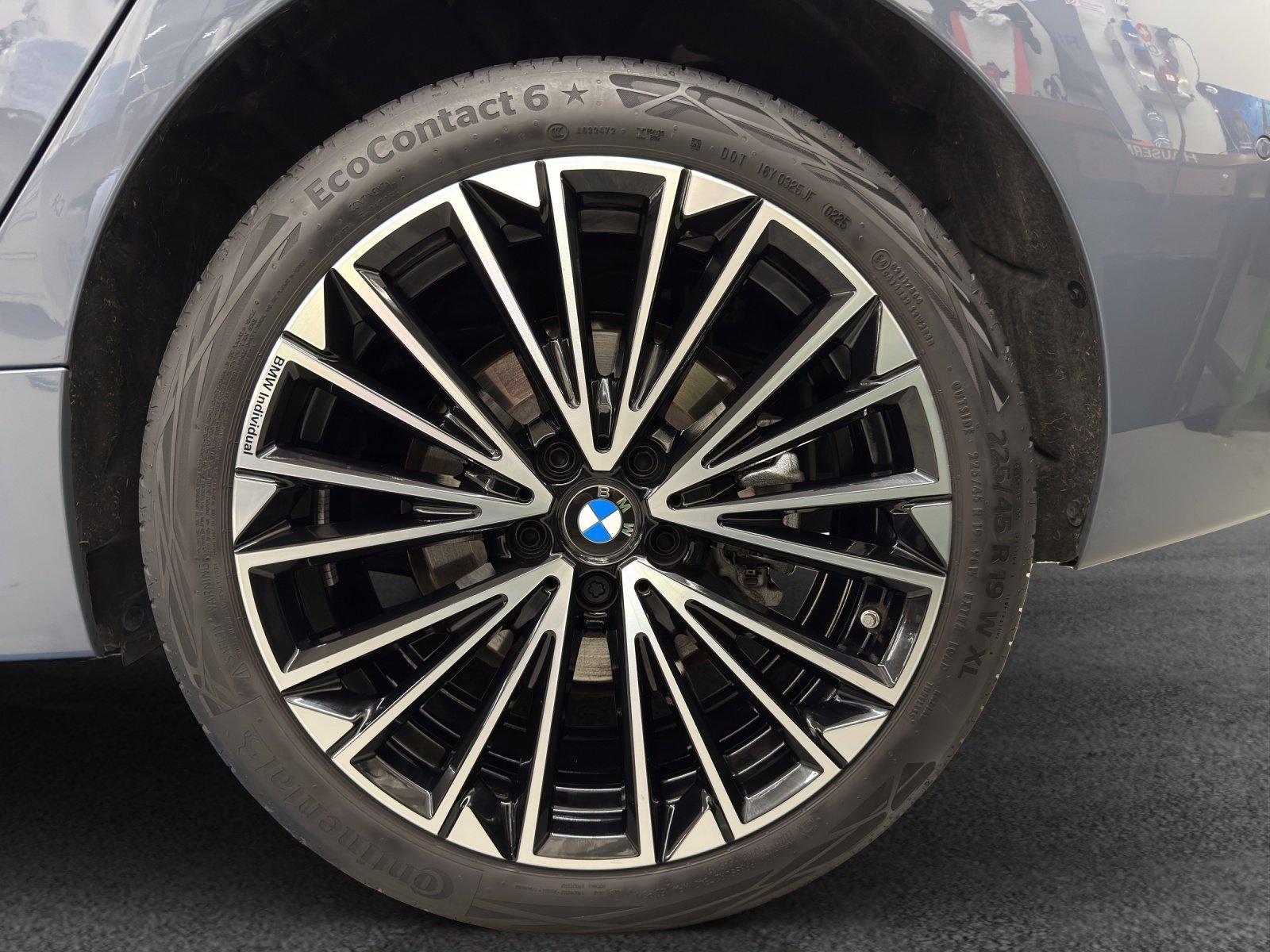 BMW 223d xDrive Active Tourer-image-9