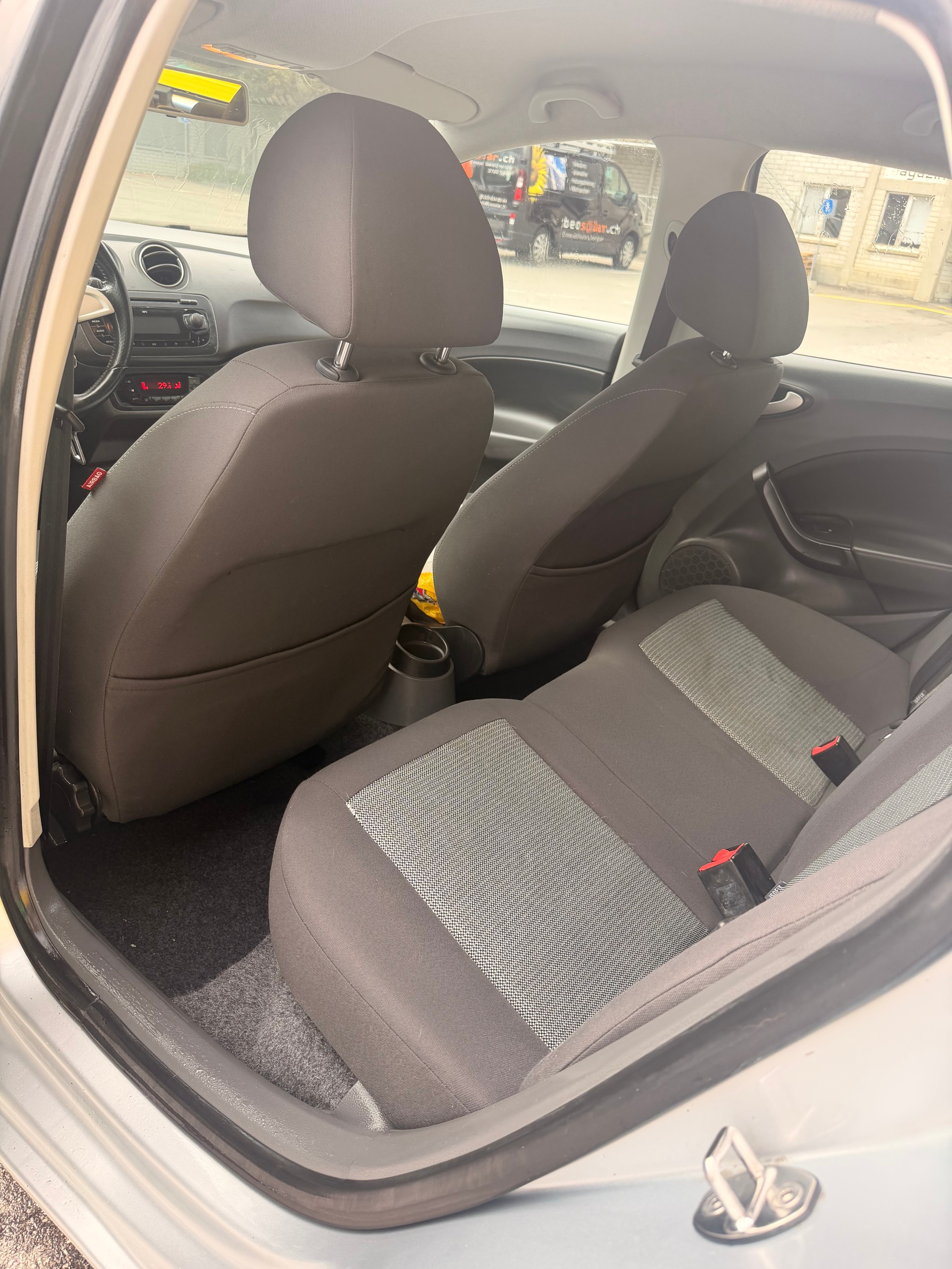 SEAT Ibiza 1.9 TDI Sport-image-6