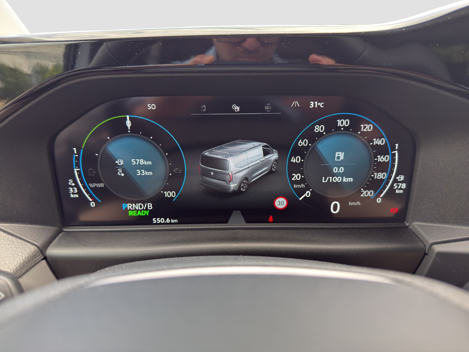 VW Caravelle 2.5TSI eHYBRID 16,5 kWh Life Aut.8-image-11