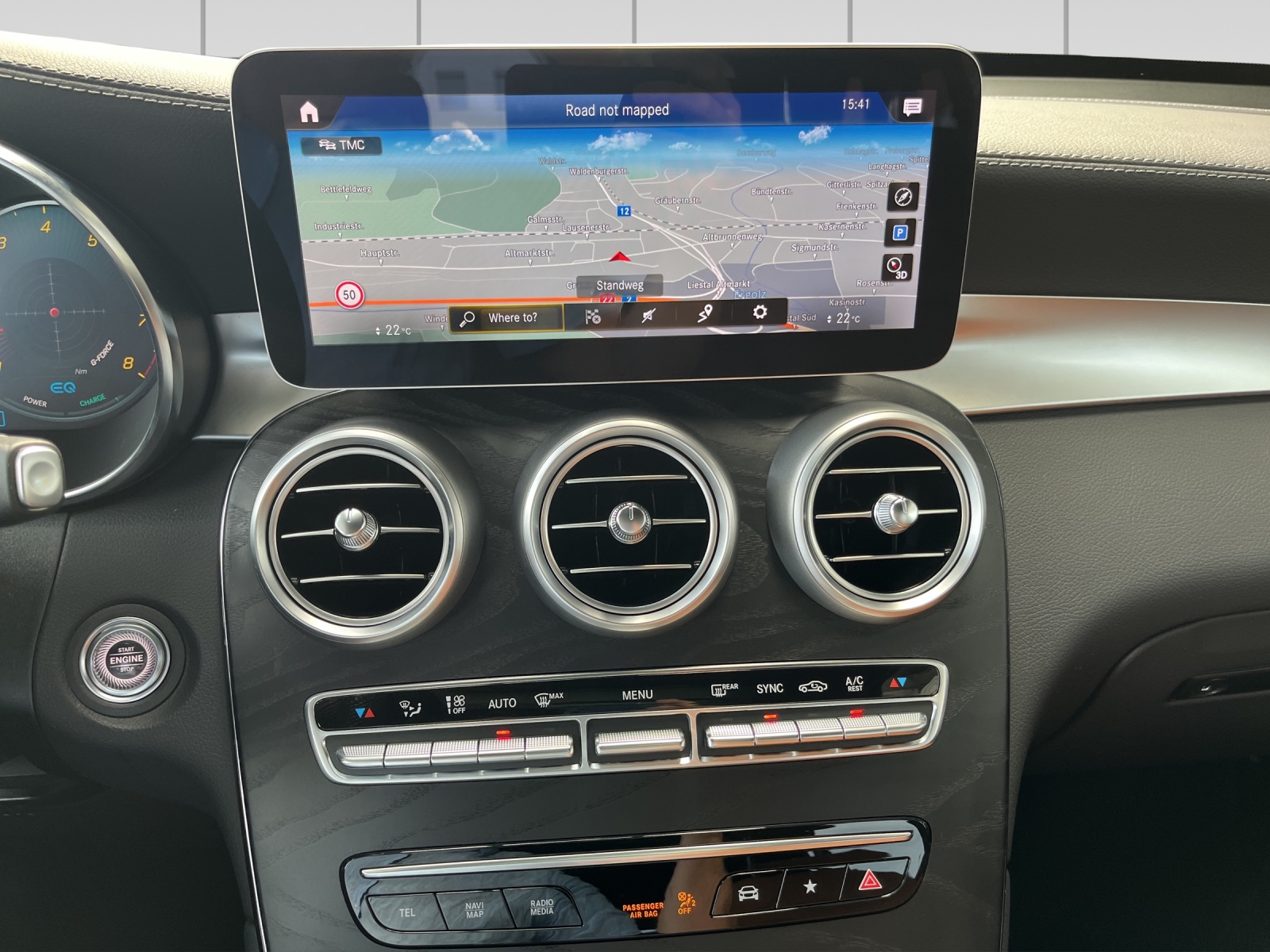 MERCEDES-BENZ GLC 300 AMG Line 4Matic 9G-Tronic-image-11