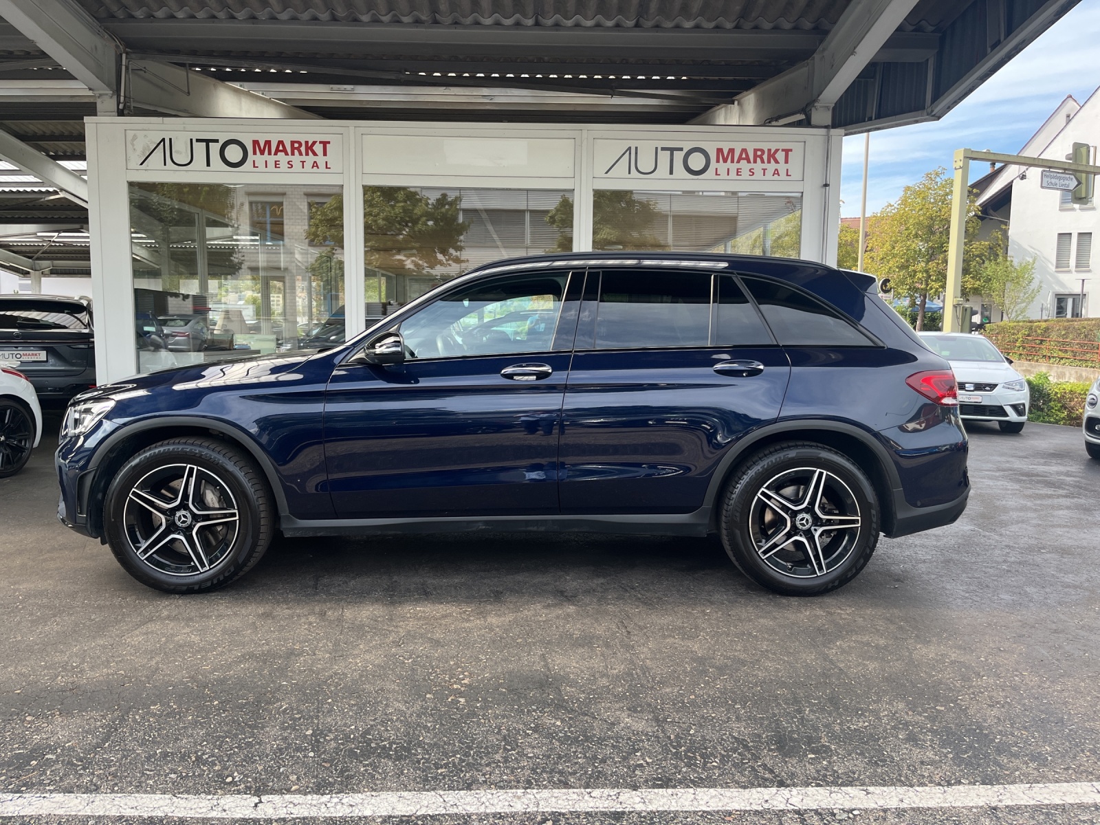 MERCEDES-BENZ GLC 300 AMG Line 4Matic 9G-Tronic-image-1