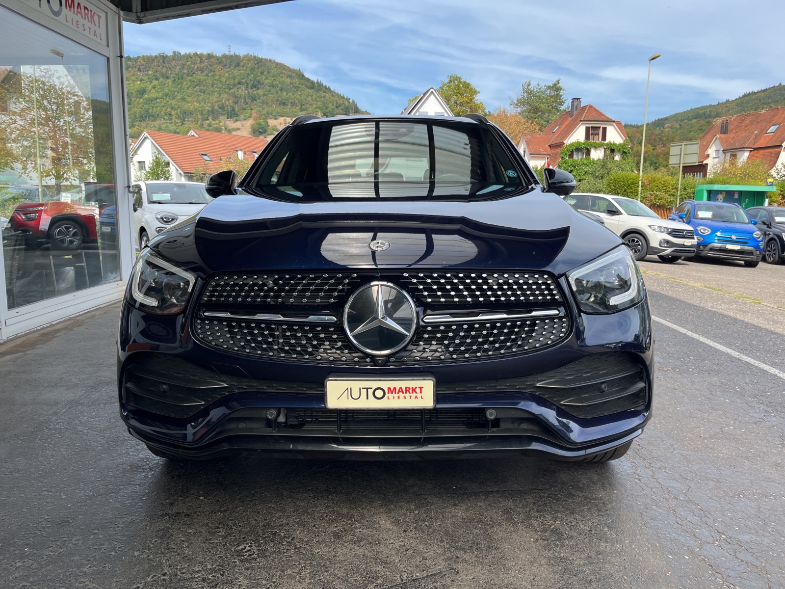 MERCEDES-BENZ GLC 300 AMG Line 4Matic 9G-Tronic-image-5