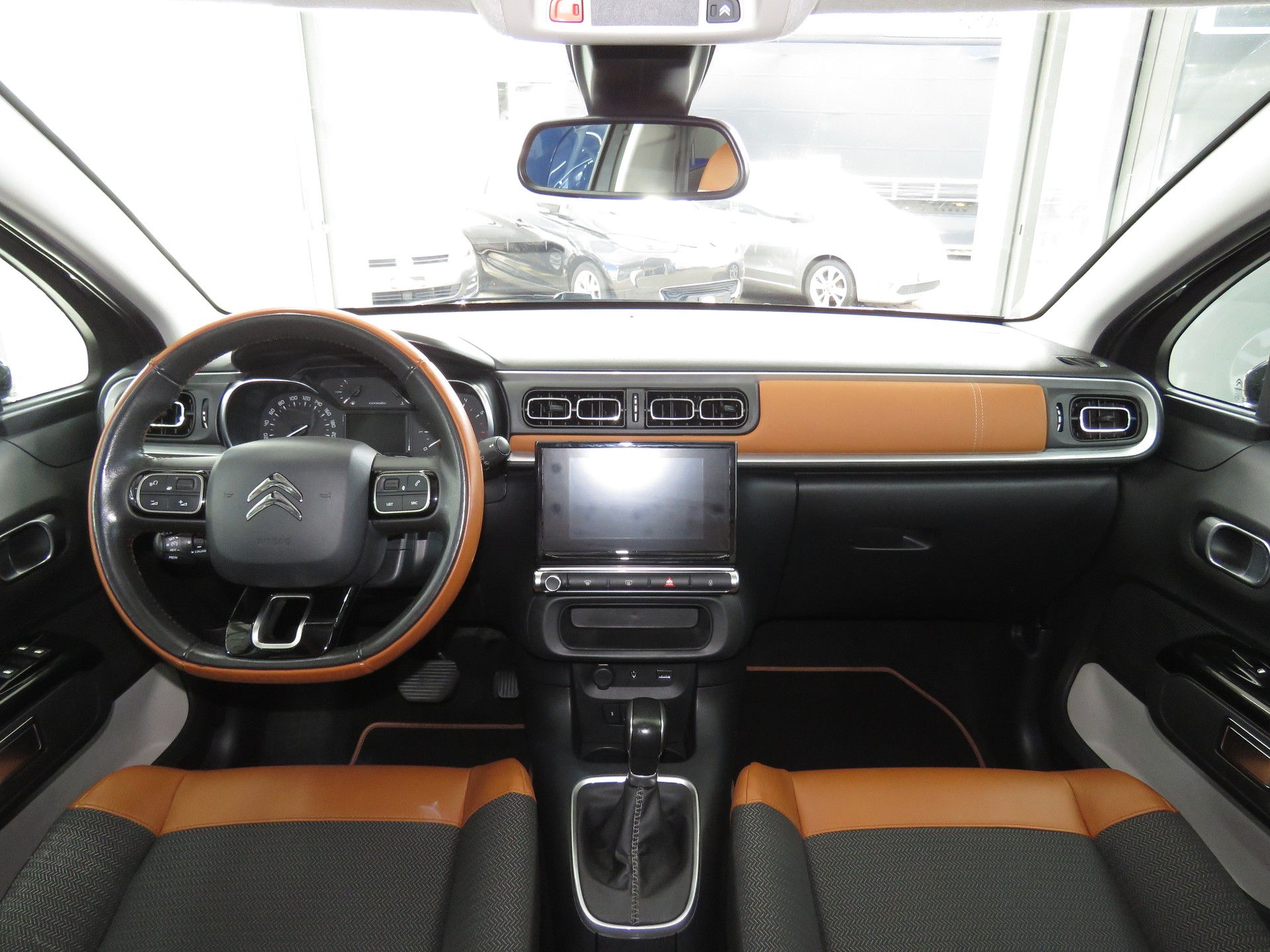 CITROEN C3 1.2i PureTech Shine EAT (Automat)-image-13