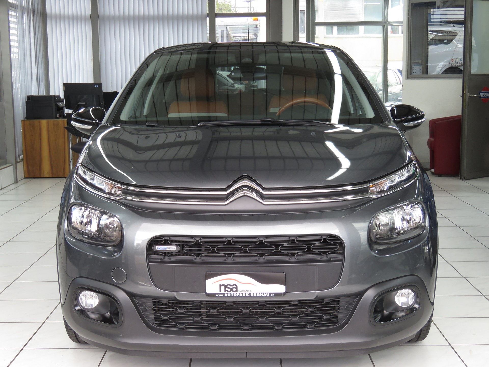 CITROEN C3 1.2i PureTech Shine EAT (Automat)-image-1