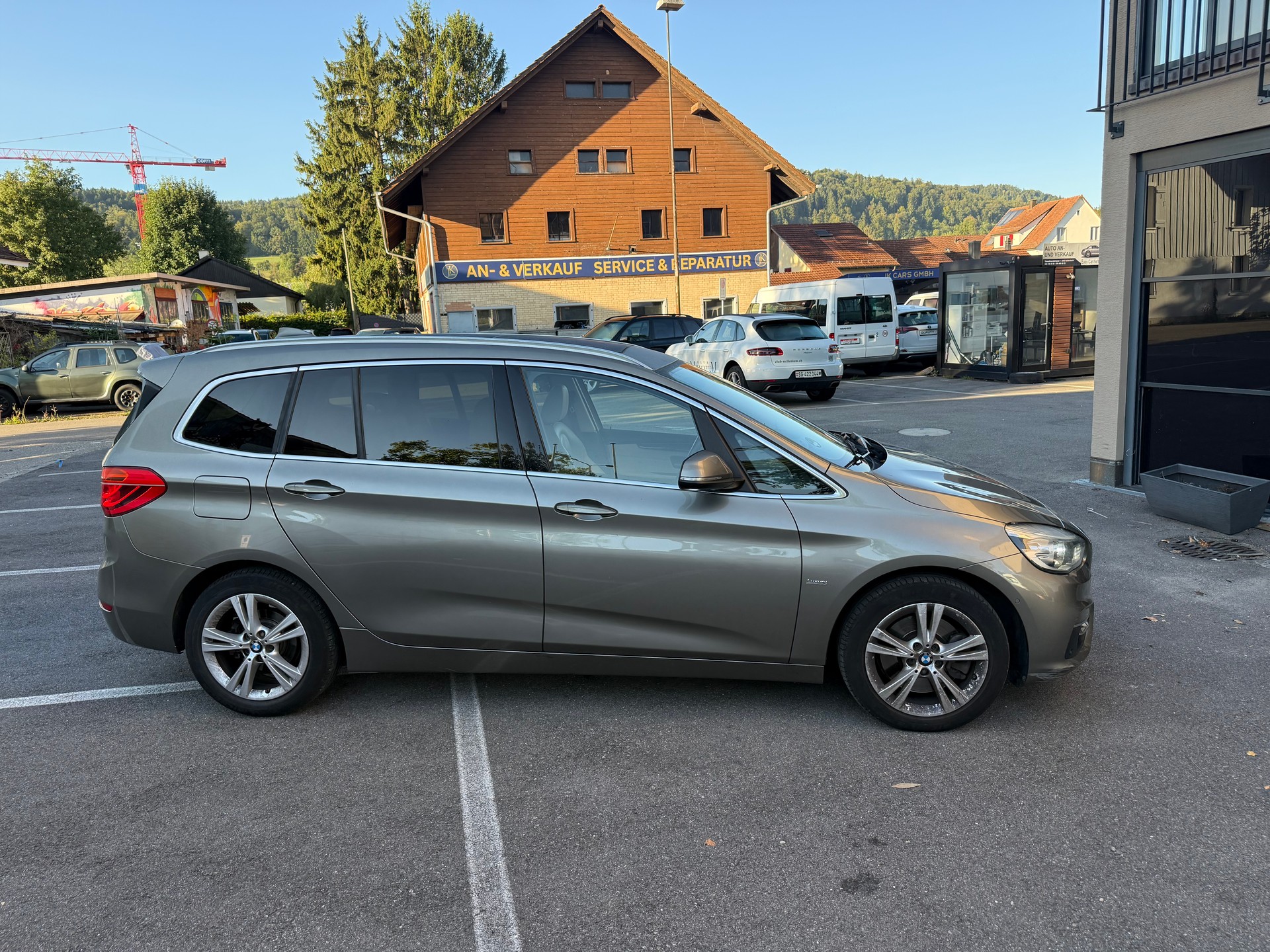 BMW 220d xDrive Gran Tourer Luxury Line Steptronic-image-3