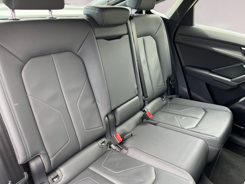 AUDI Q3 Sportback 40 TFSI S line quattro S-tronic-image-17