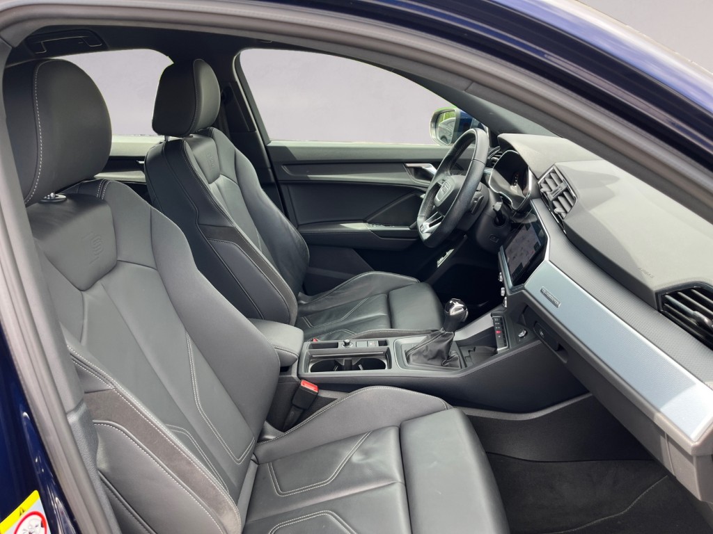 AUDI Q3 Sportback 40 TFSI S line quattro S-tronic-image-16
