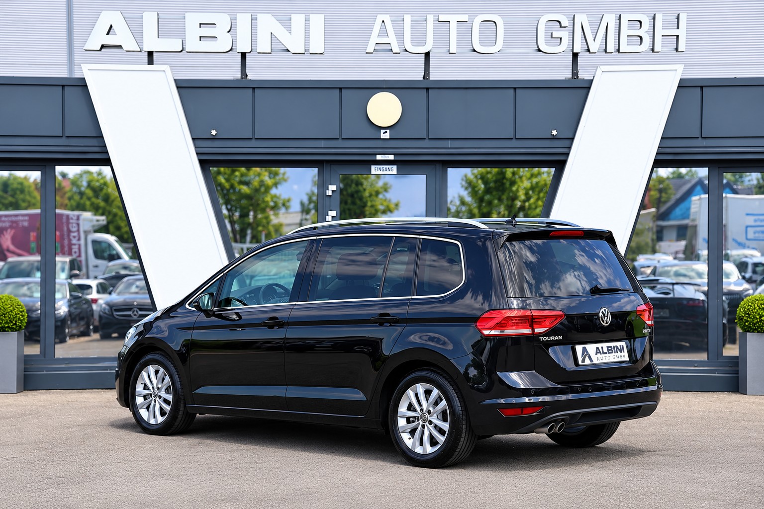 VW Touran 2.0 TDI SCR Highline DSG 7-Sitzer-image-3