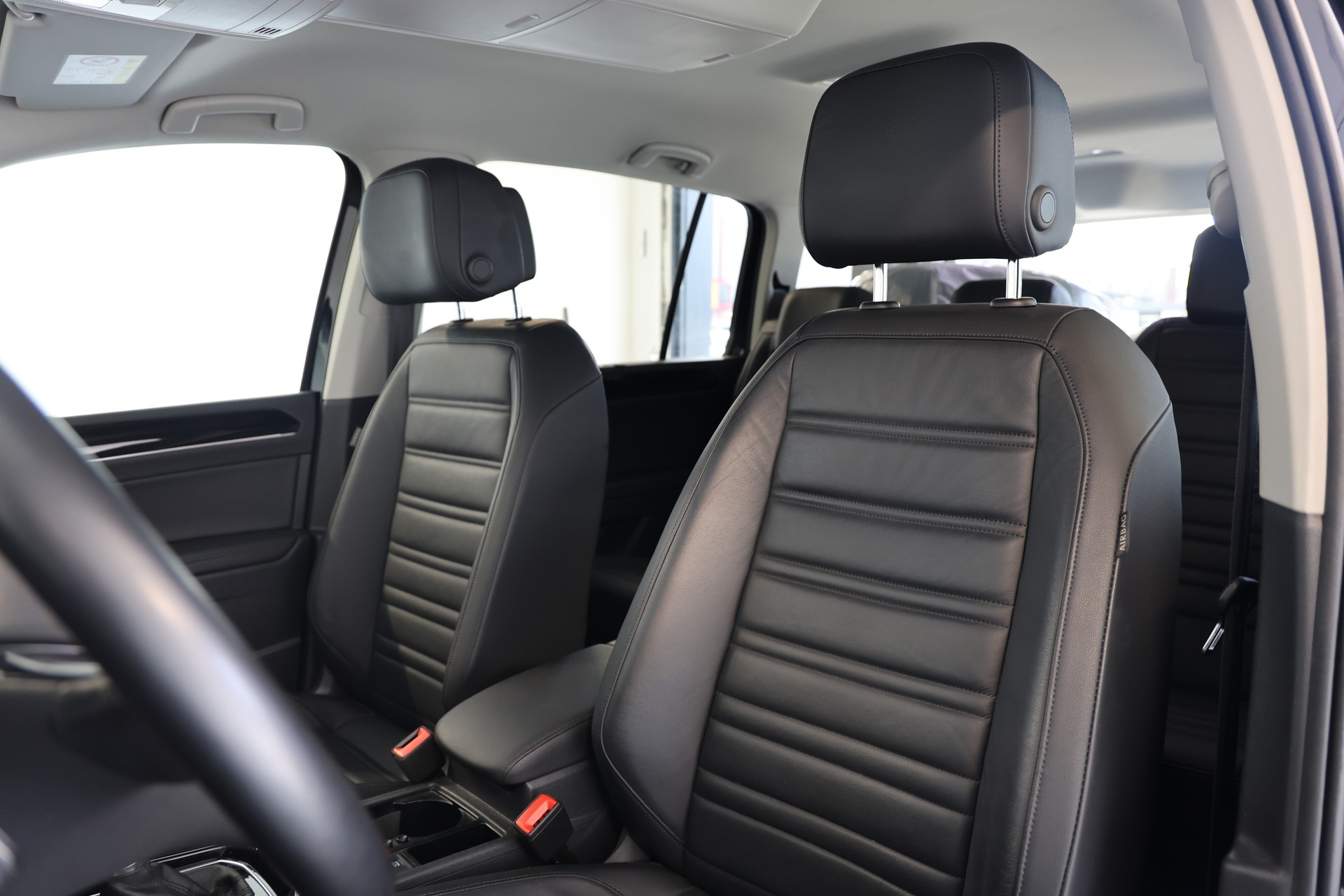 VW Touran 2.0 TDI SCR Highline DSG 7-Sitzer-image-6