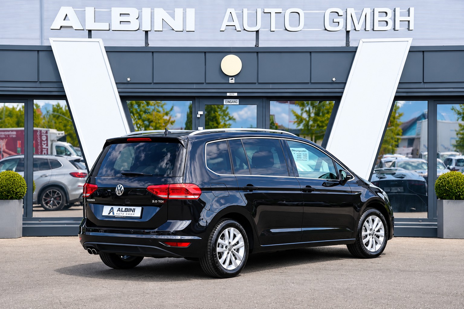 VW Touran 2.0 TDI SCR Highline DSG 7-Sitzer-image-2