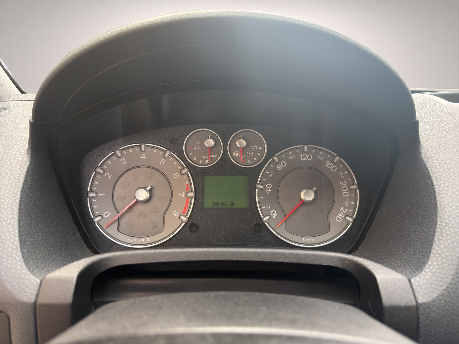FORD Fiesta 2.0 16V ST-image-10