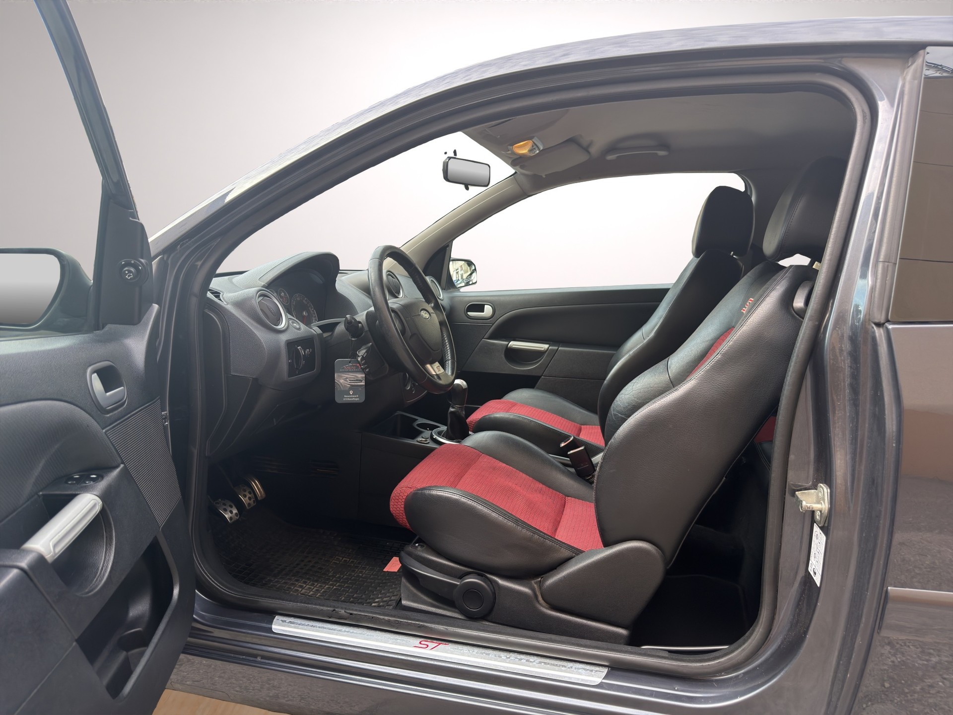 FORD Fiesta 2.0 16V ST-image-8