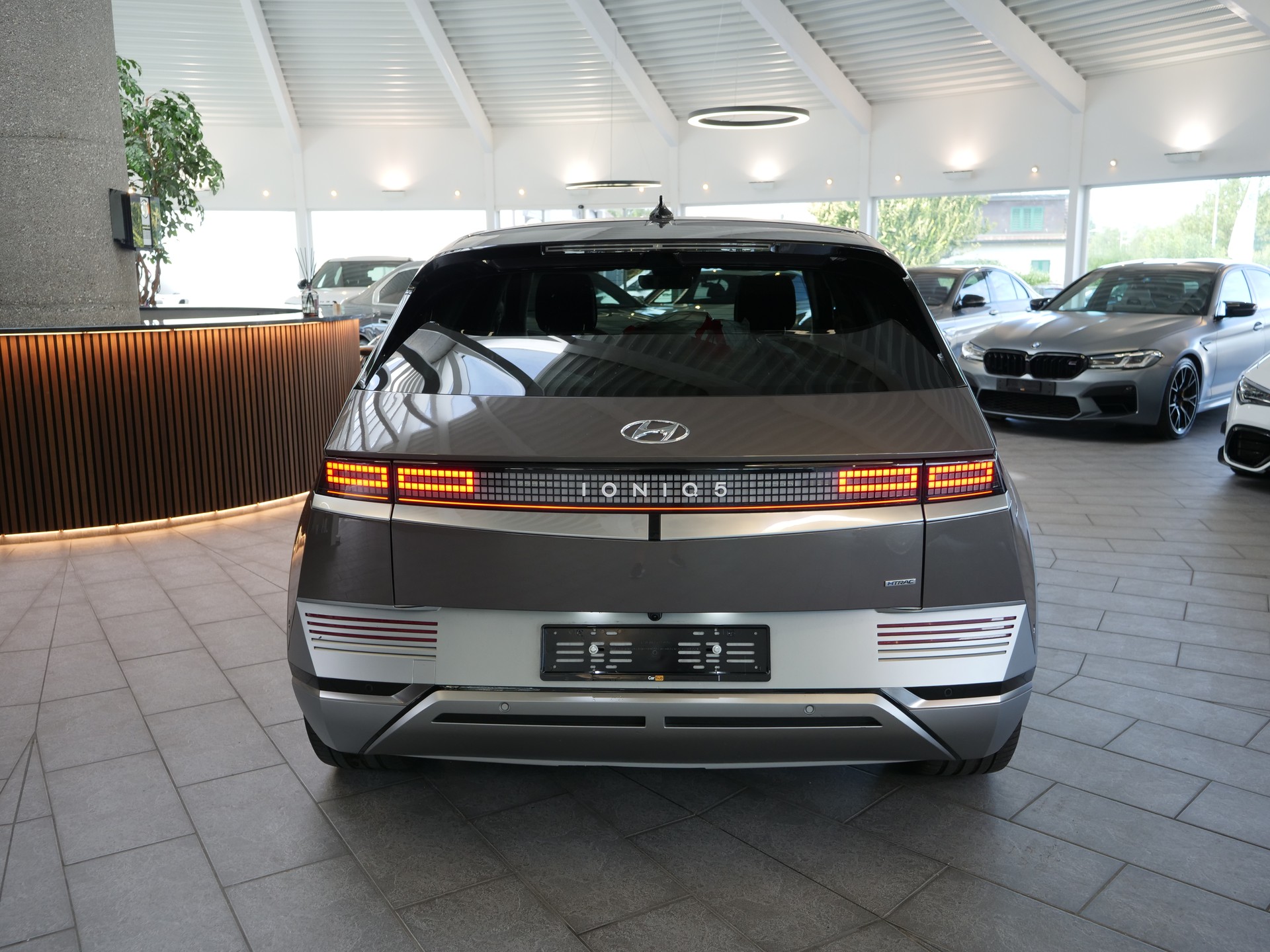 HYUNDAI Ioniq 5 72kWh Vertex 4WD-image-6