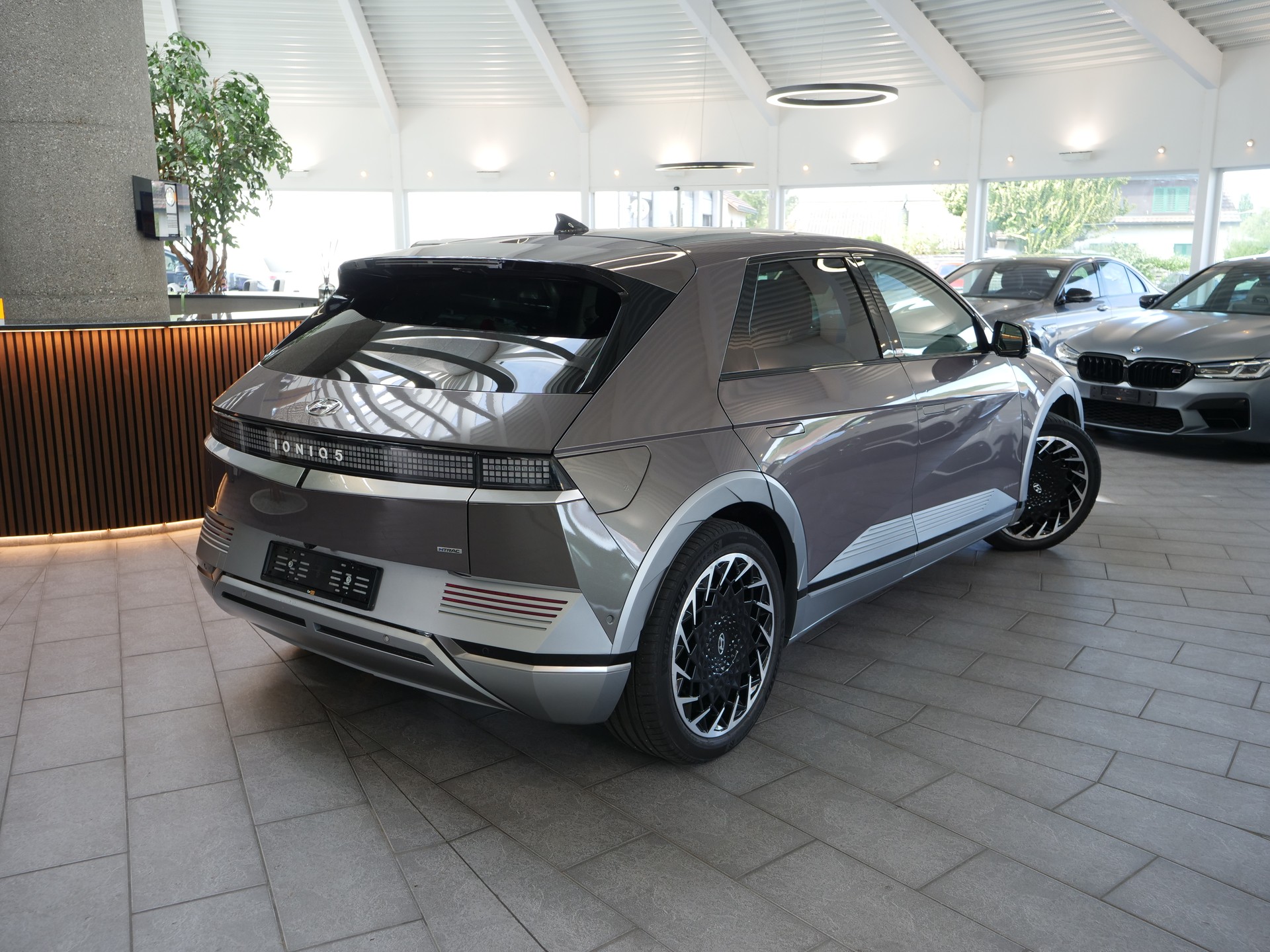 HYUNDAI Ioniq 5 72kWh Vertex 4WD-showroom-element-2