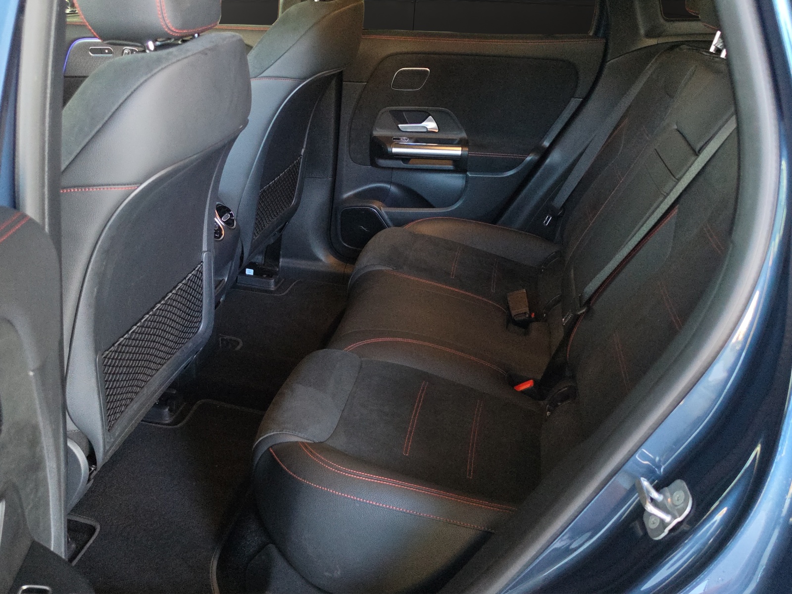 MERCEDES-BENZ EQA 350 AMG Line 4Matic-image-11