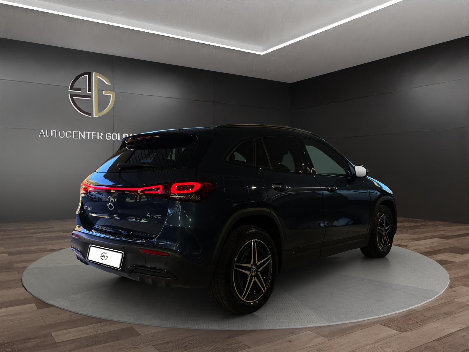 MERCEDES-BENZ EQA 350 AMG Line 4Matic-image-3