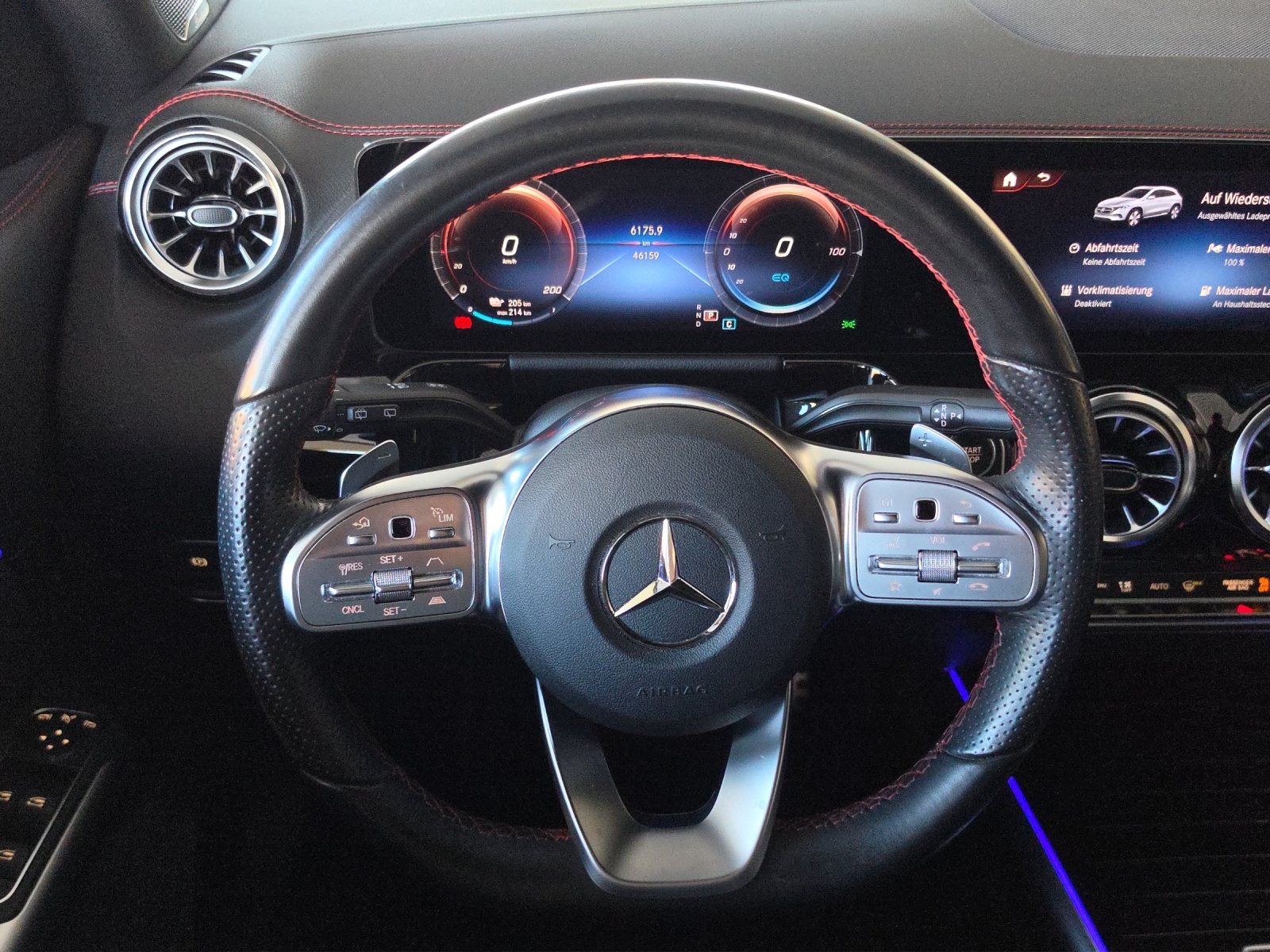 MERCEDES-BENZ EQA 350 AMG Line 4Matic-image-9