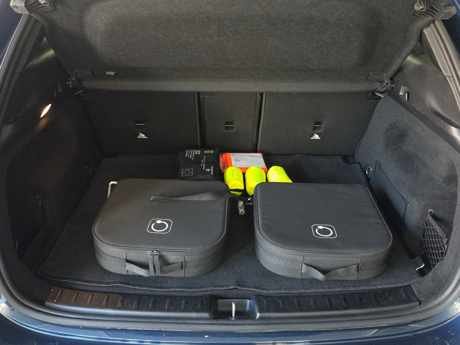 MERCEDES-BENZ EQA 350 AMG Line 4Matic-image-15