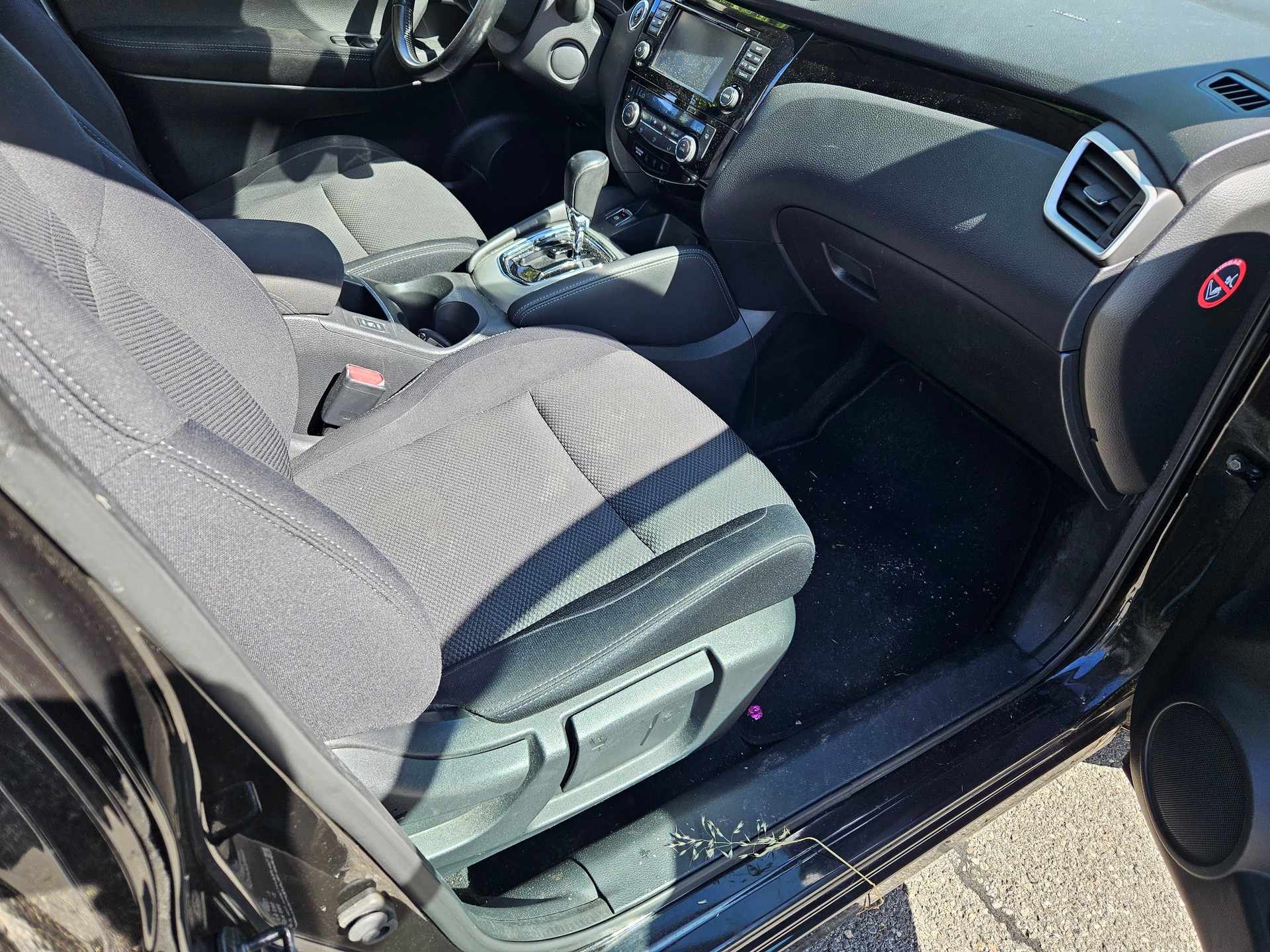 NISSAN Qashqai 1.2 DIG-T N-Connecta Xtronic CVT-image-9