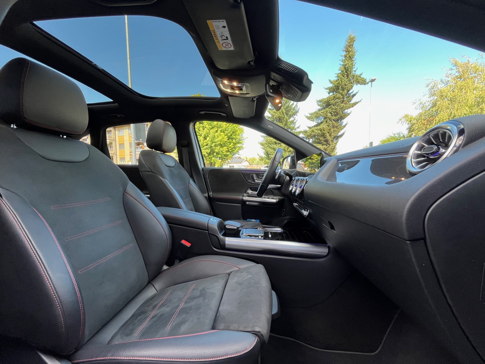 MERCEDES-BENZ B 200 AMG Line 7G-DCT-image-9
