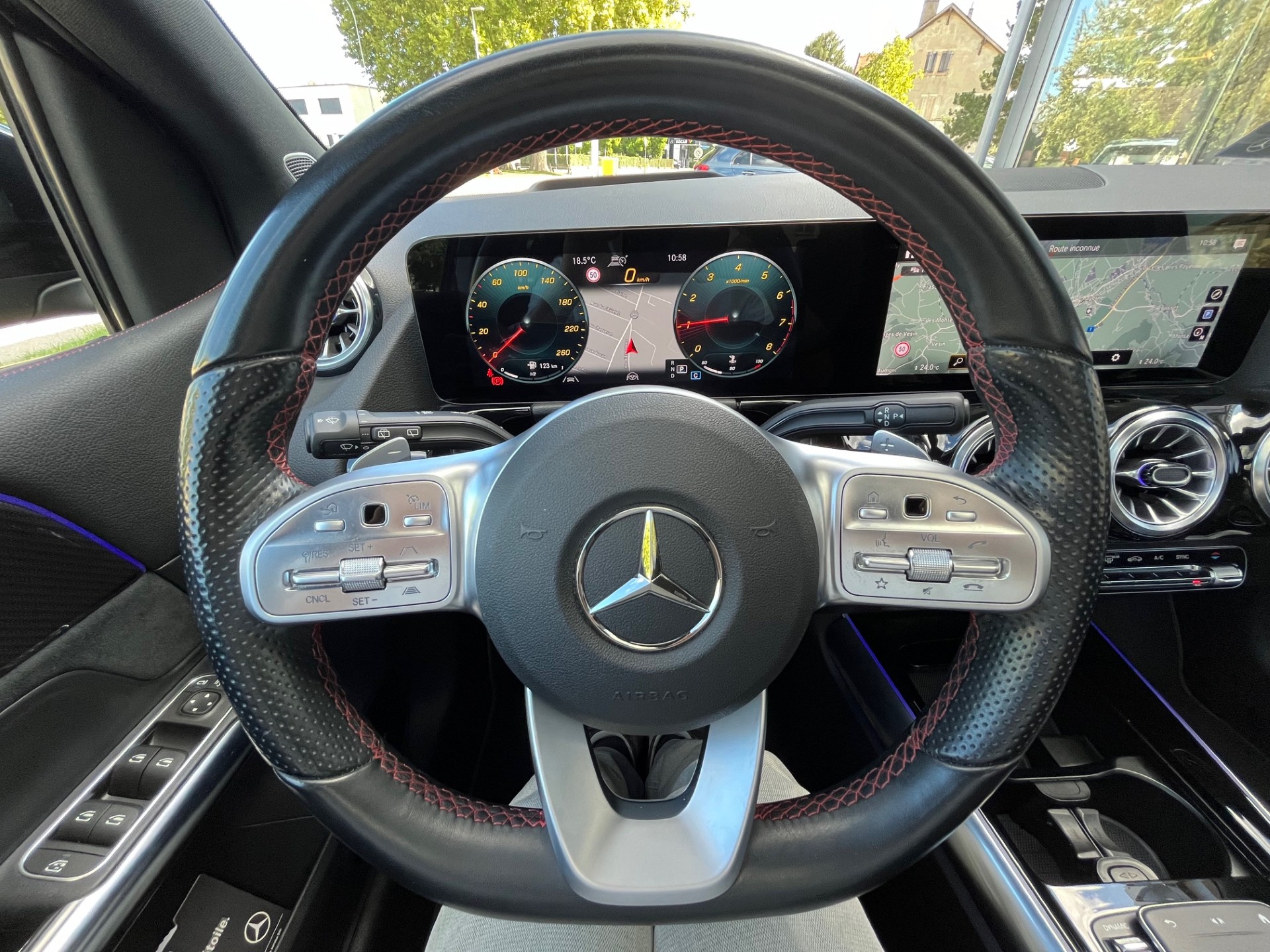 MERCEDES-BENZ B 200 AMG Line 7G-DCT-image-12