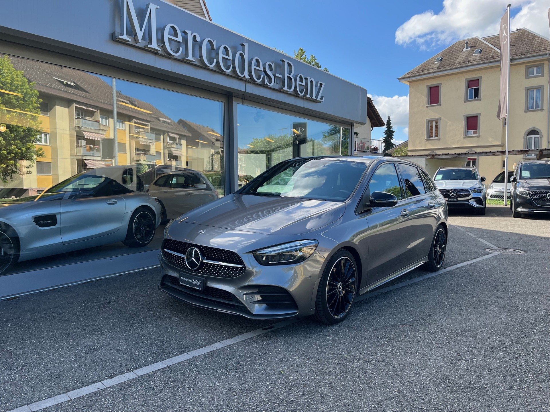 MERCEDES-BENZ B 200 AMG Line 7G-DCT-image-1