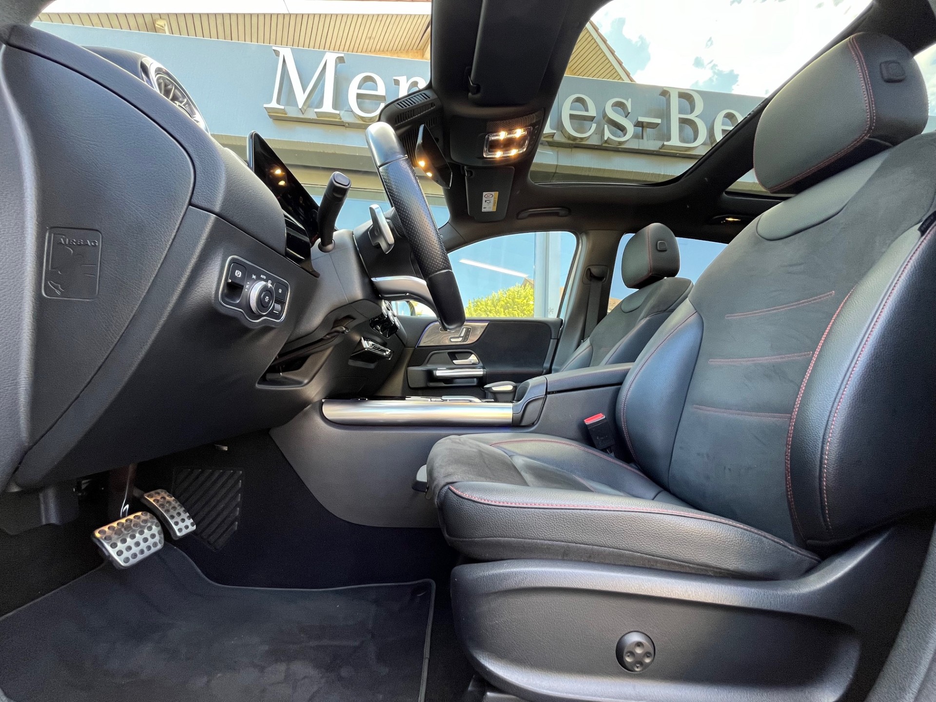 MERCEDES-BENZ B 200 AMG Line 7G-DCT-image-14