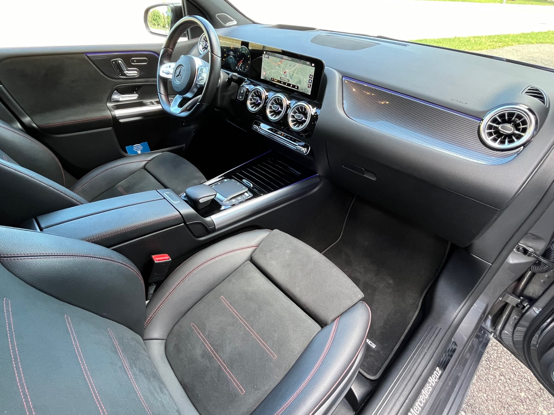 MERCEDES-BENZ B 200 AMG Line 7G-DCT-image-8