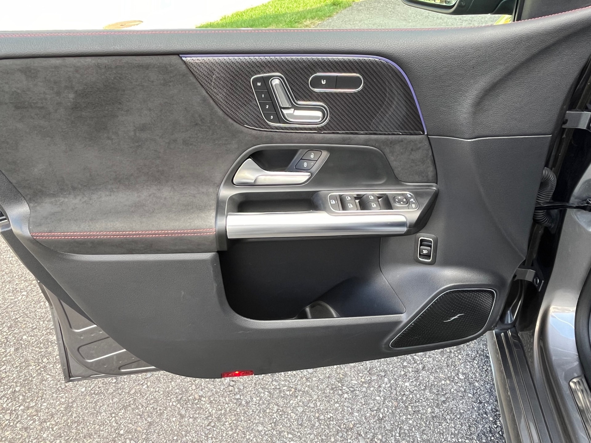 MERCEDES-BENZ B 200 AMG Line 7G-DCT-image-15