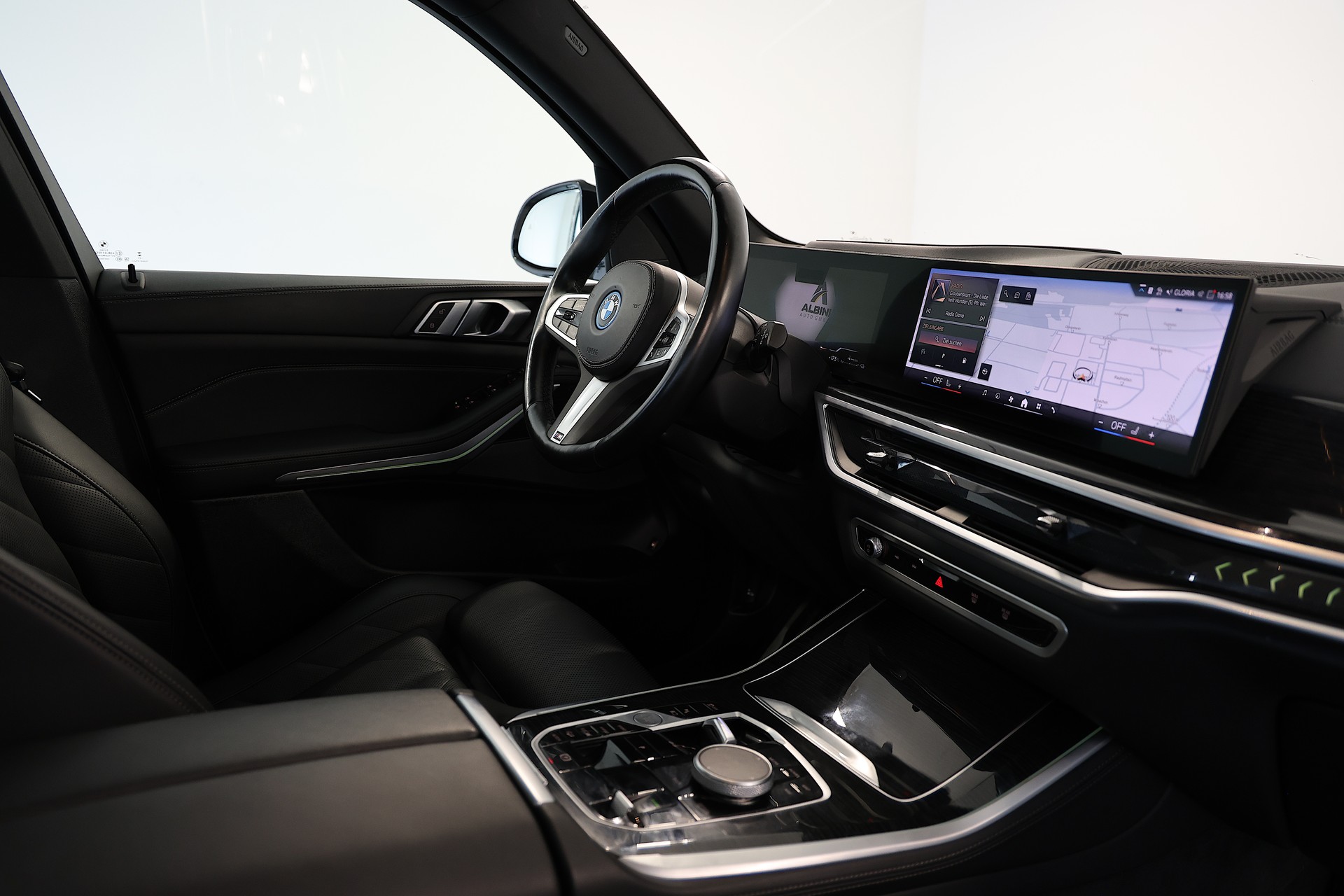 BMW X5 50e xDrive M-Sport SAG-image-14