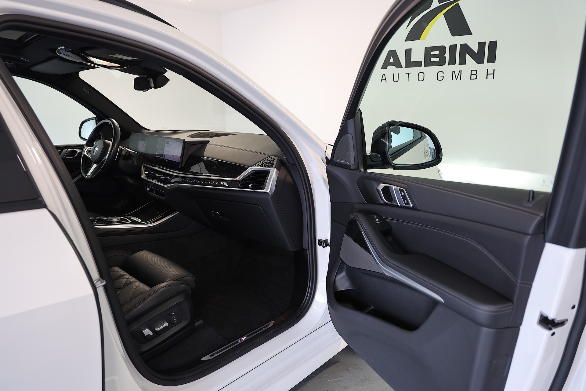 BMW X5 50e xDrive M-Sport SAG-image-12