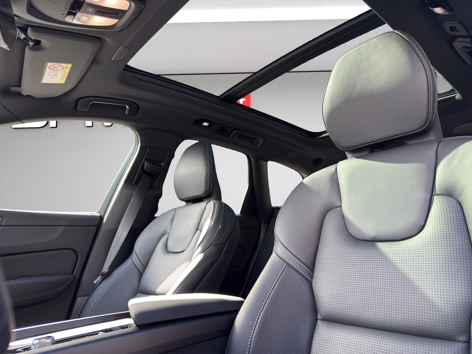 VOLVO XC60 T8 eAWD PluginHybrid Black Edition Geartronic-image-13