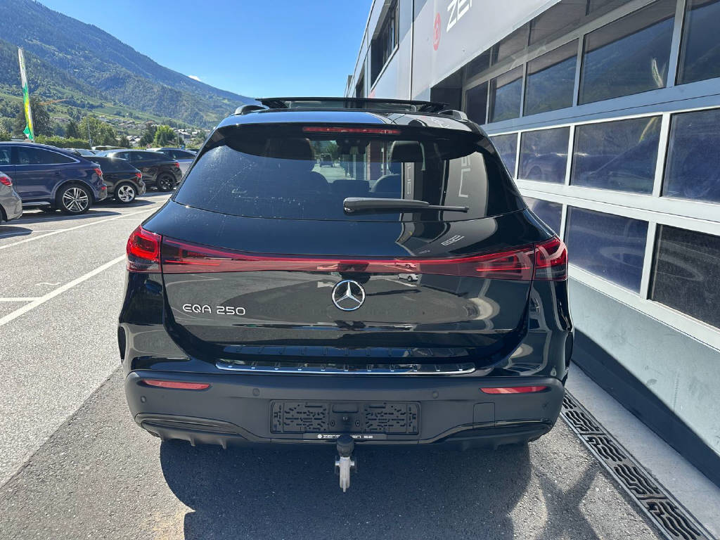 MERCEDES-BENZ EQA 250 AMG Line (CH)-image-4